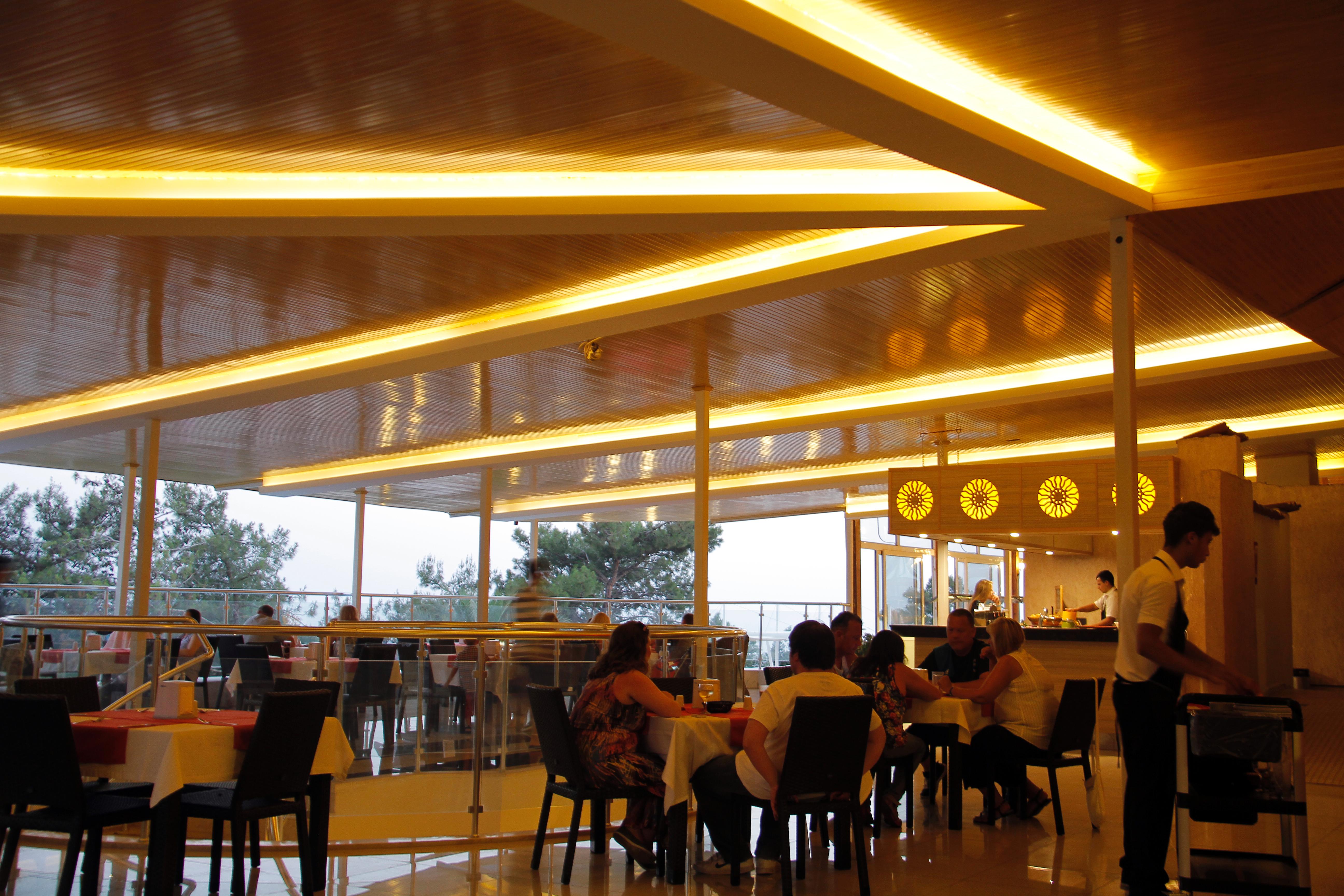 Nicholas Park Hotel