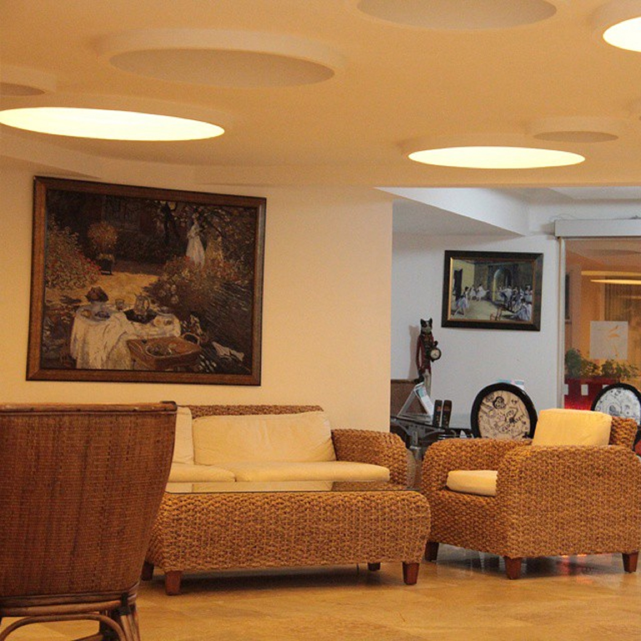 Nicholas Park Hotel