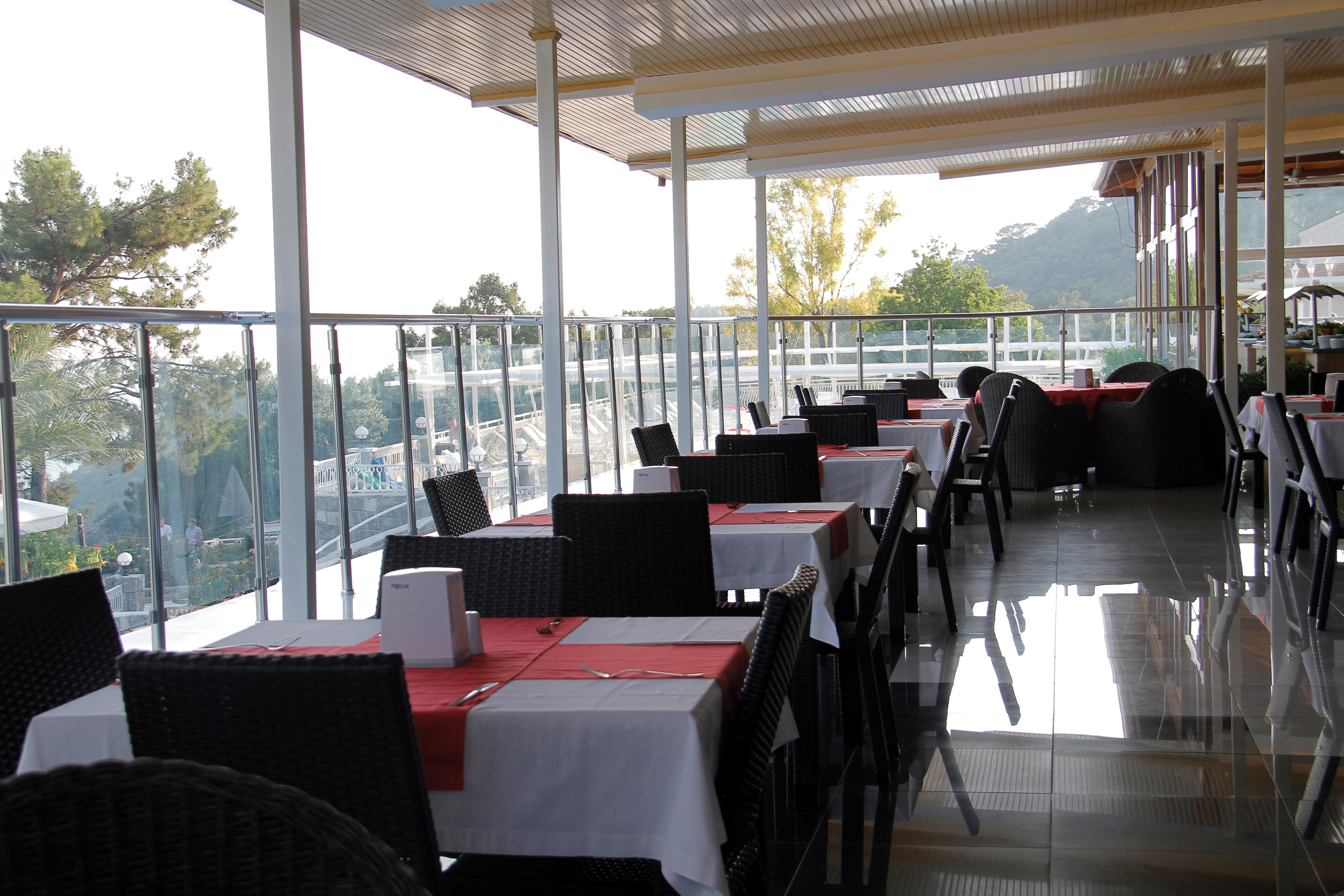 Nicholas Park Hotel