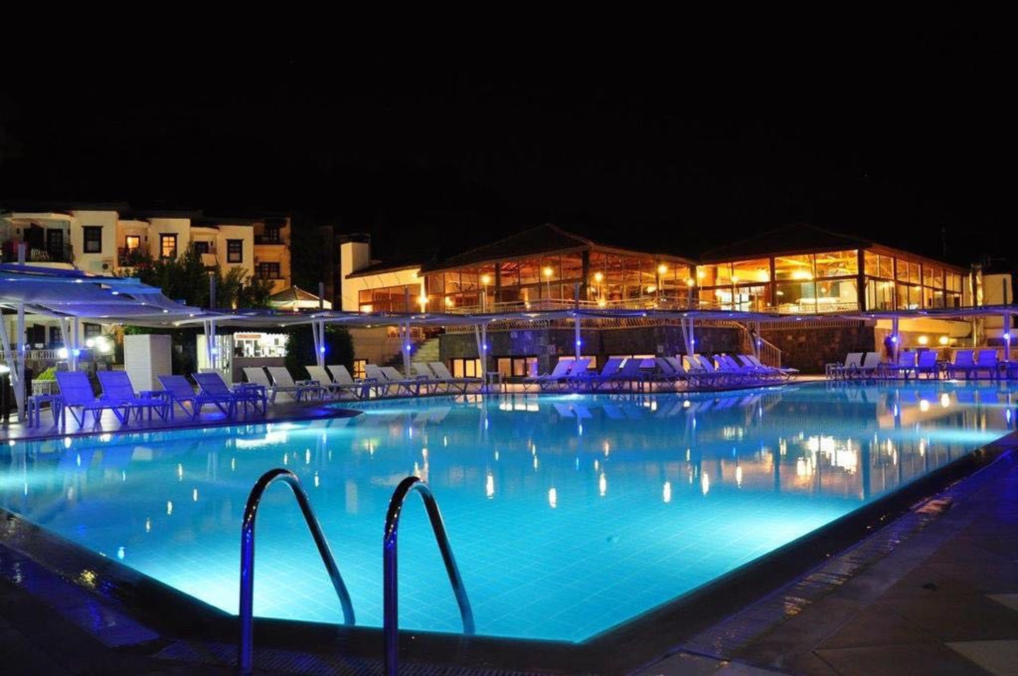 Nicholas Park Hotel