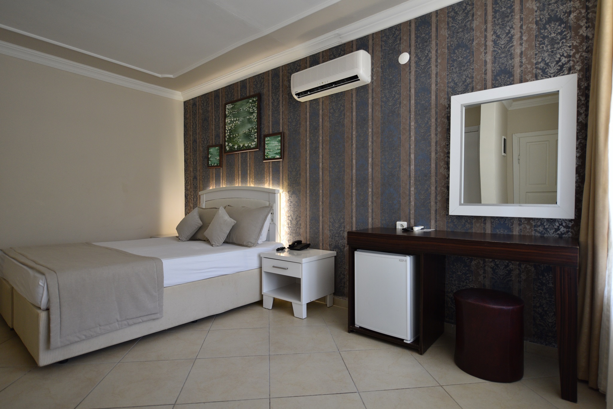 Nicholas Park Hotel