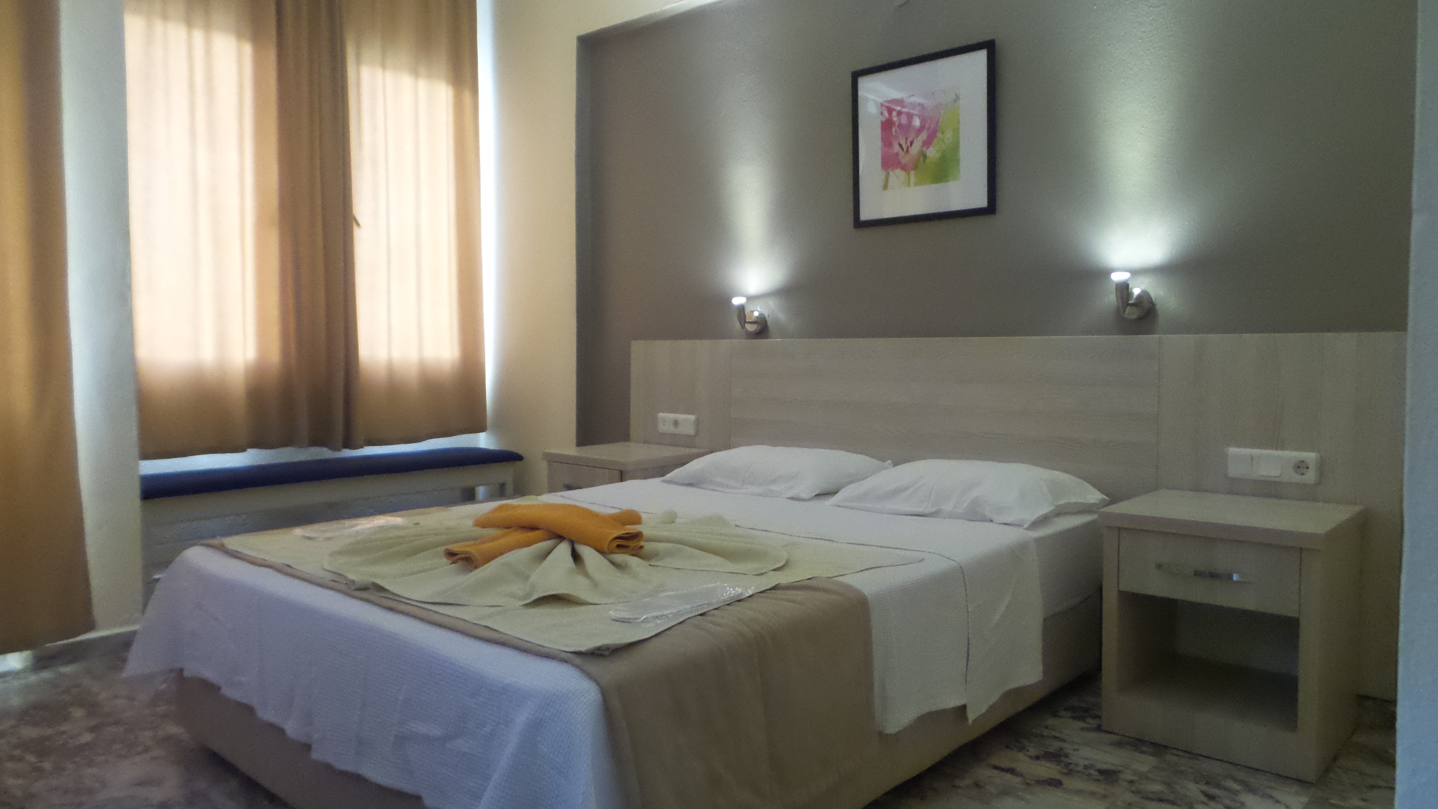 Ünlü Hotel