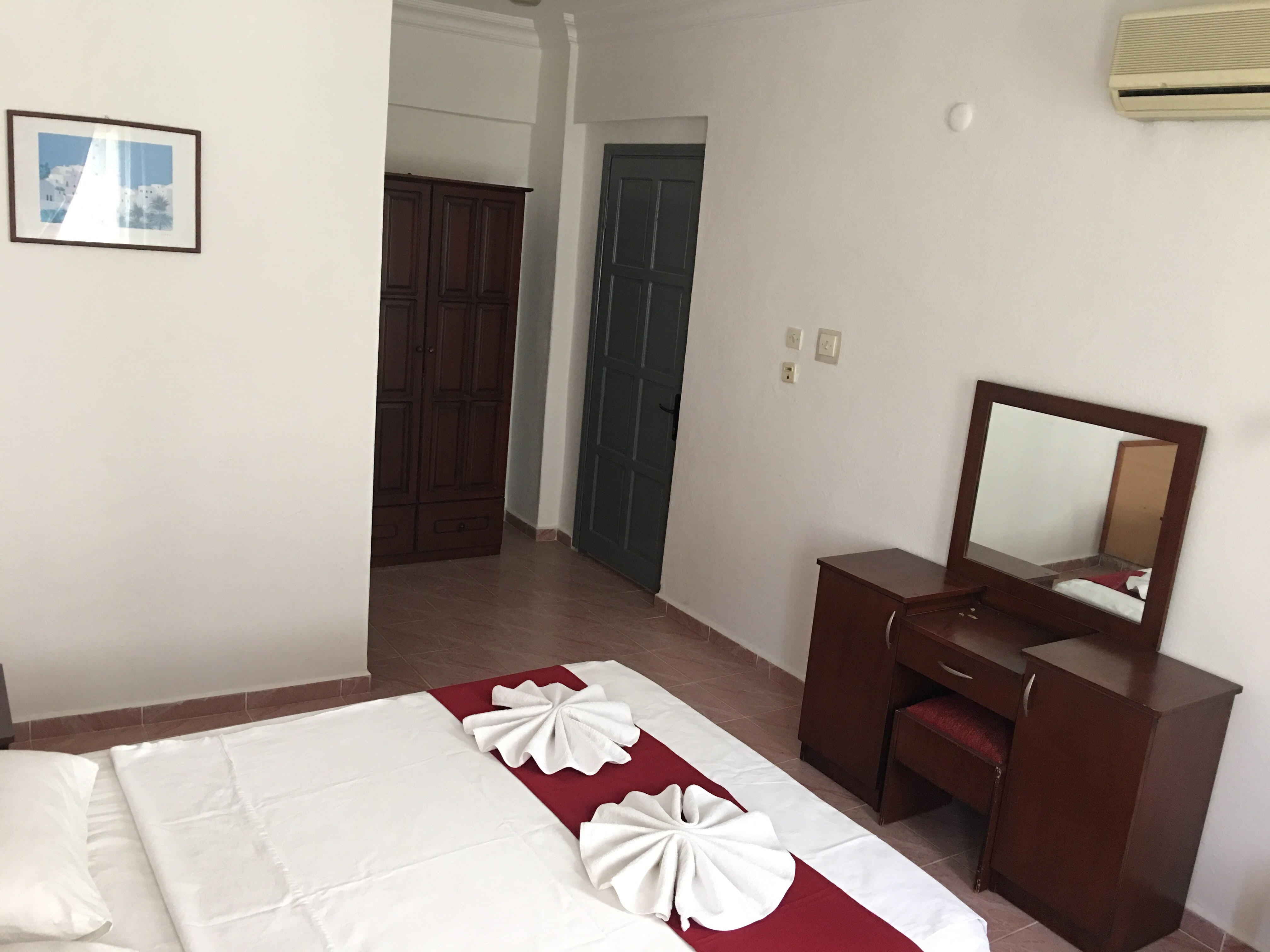 Ünlü Hotel