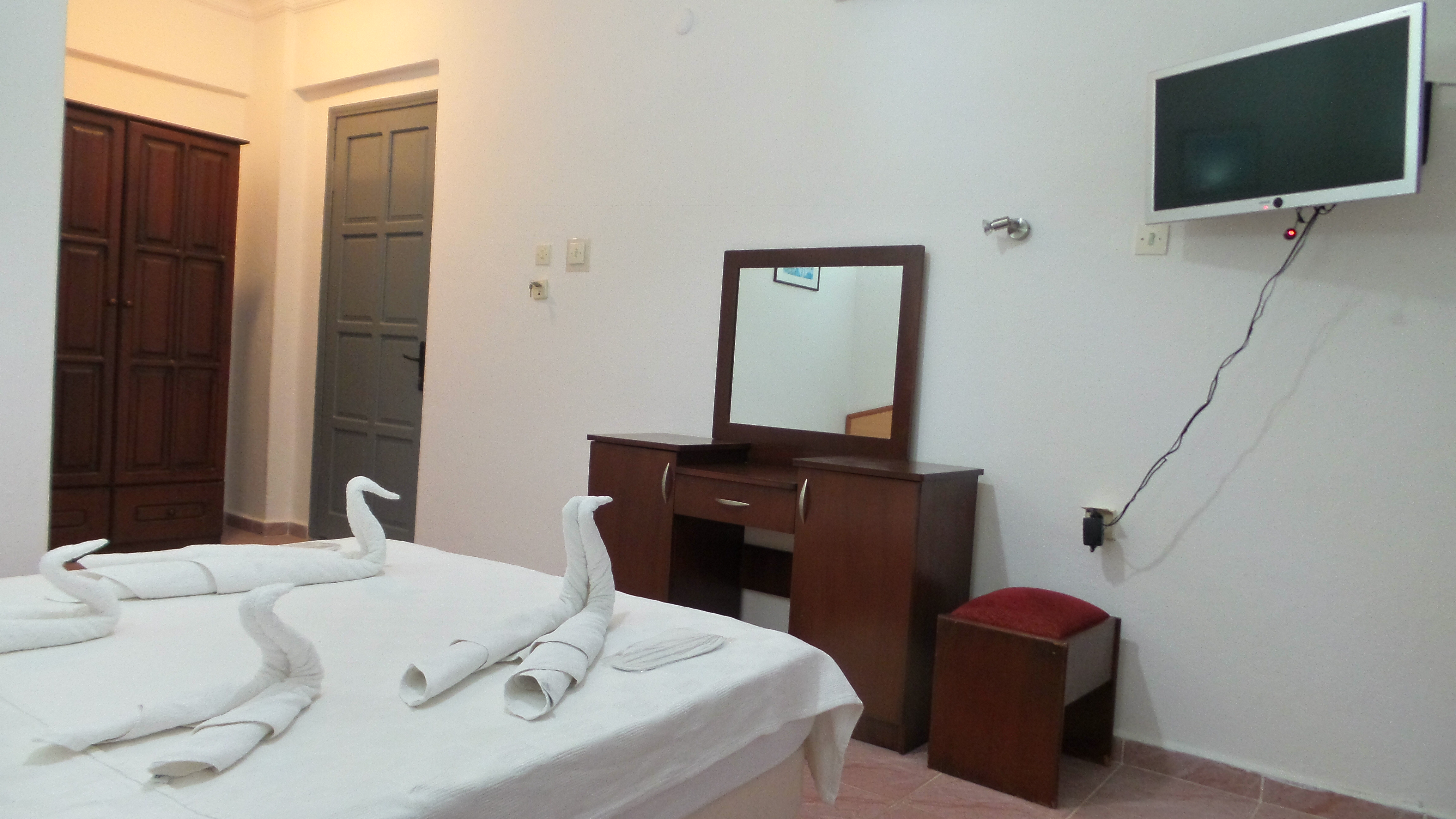 Ünlü Hotel
