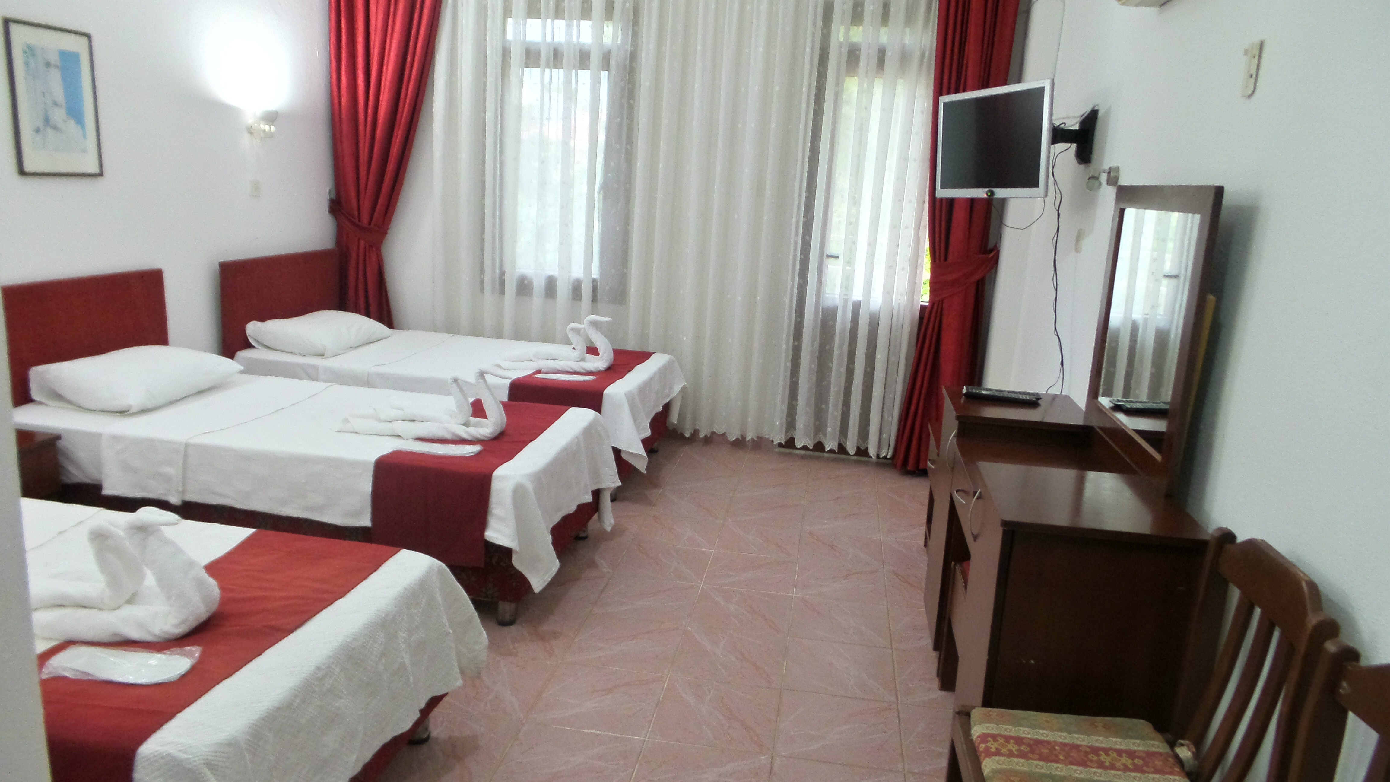 Ünlü Hotel
