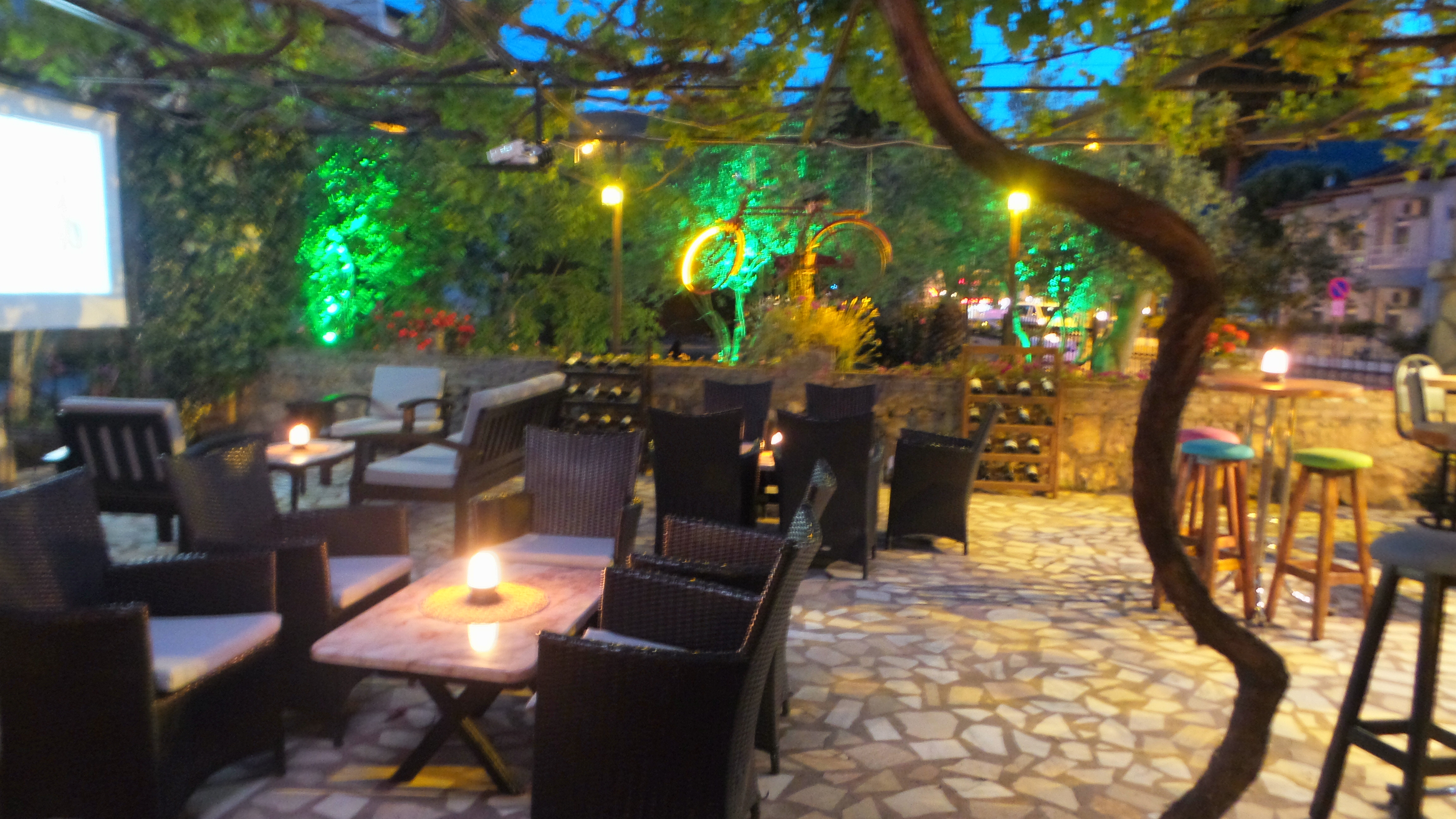 Ünlü Hotel
