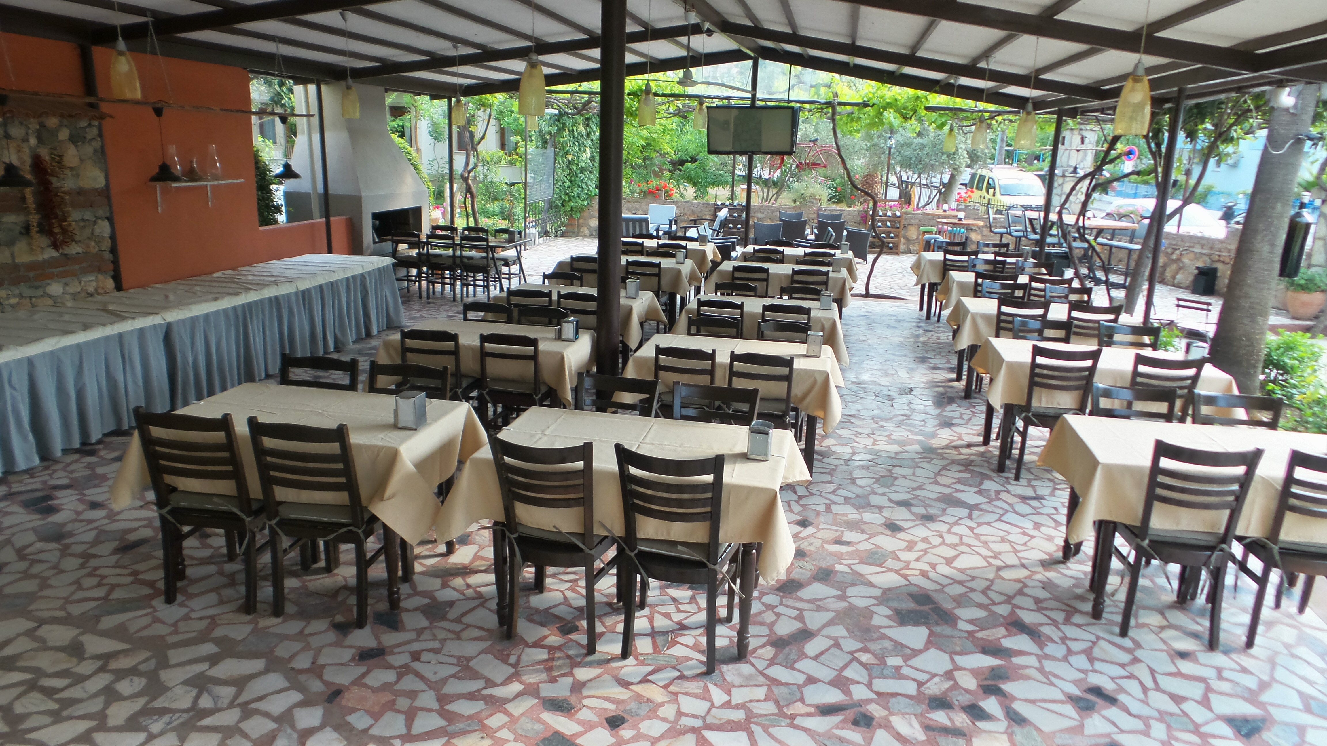 Ünlü Hotel