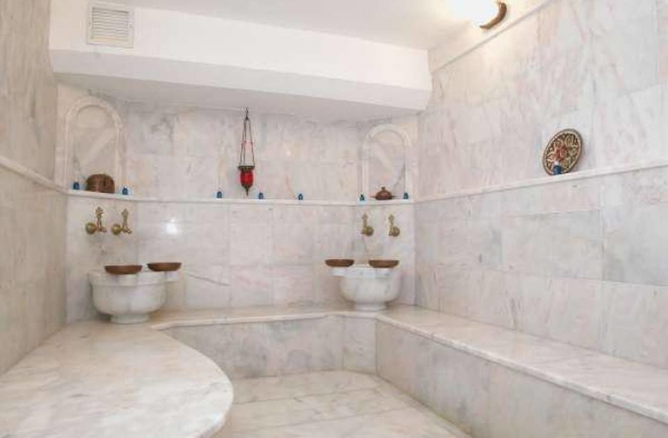 Almena Hotel