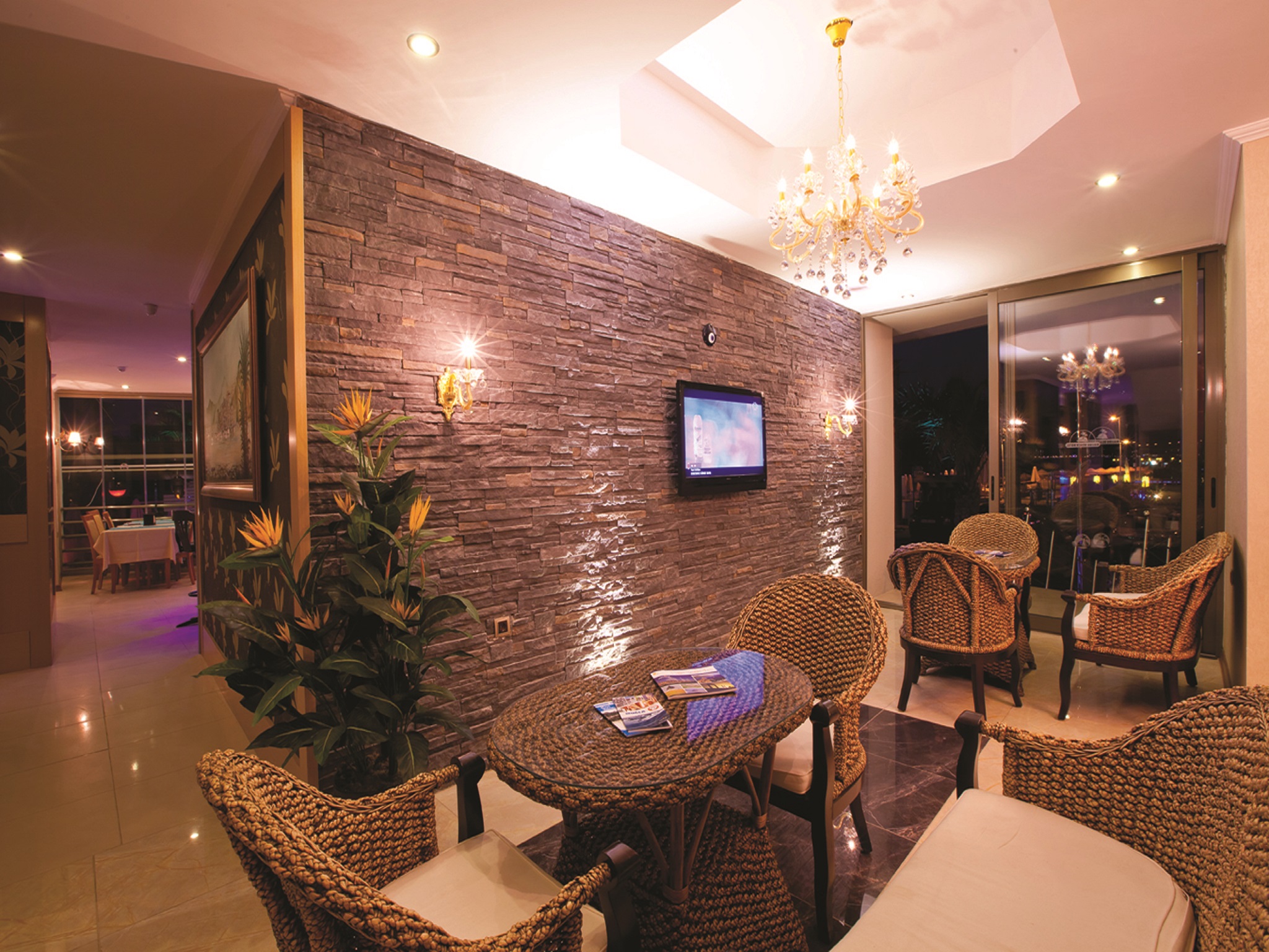 Aurasia Beach Hotel