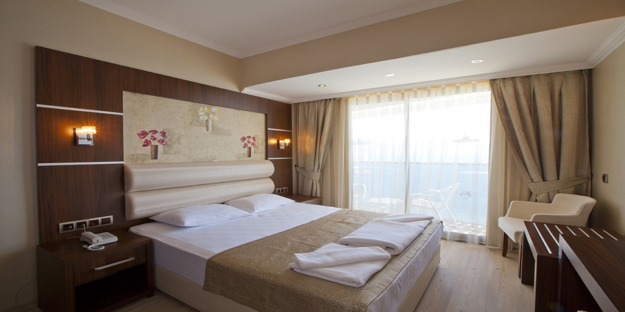 Aurasia Beach Hotel