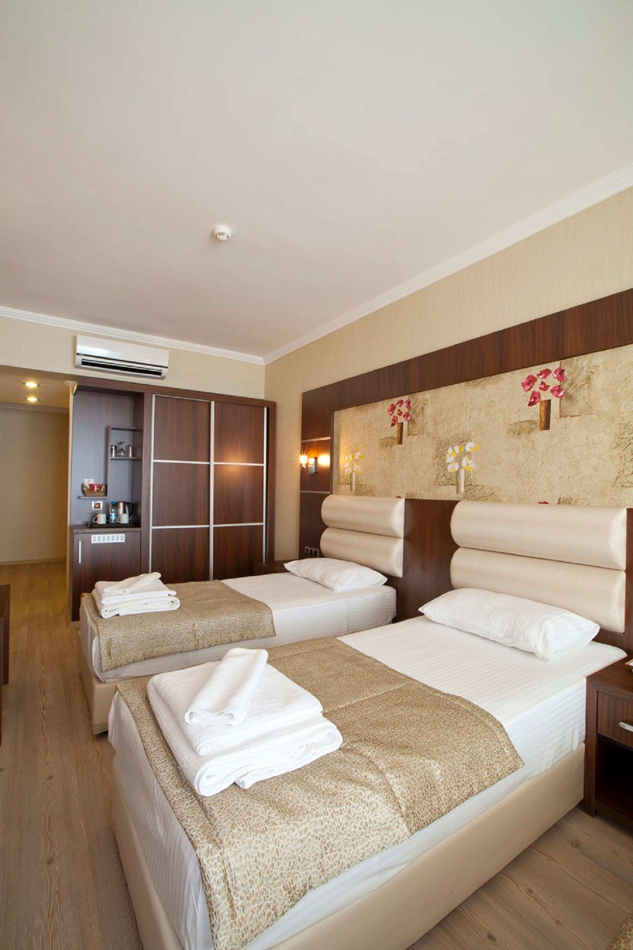 Aurasia Beach Hotel