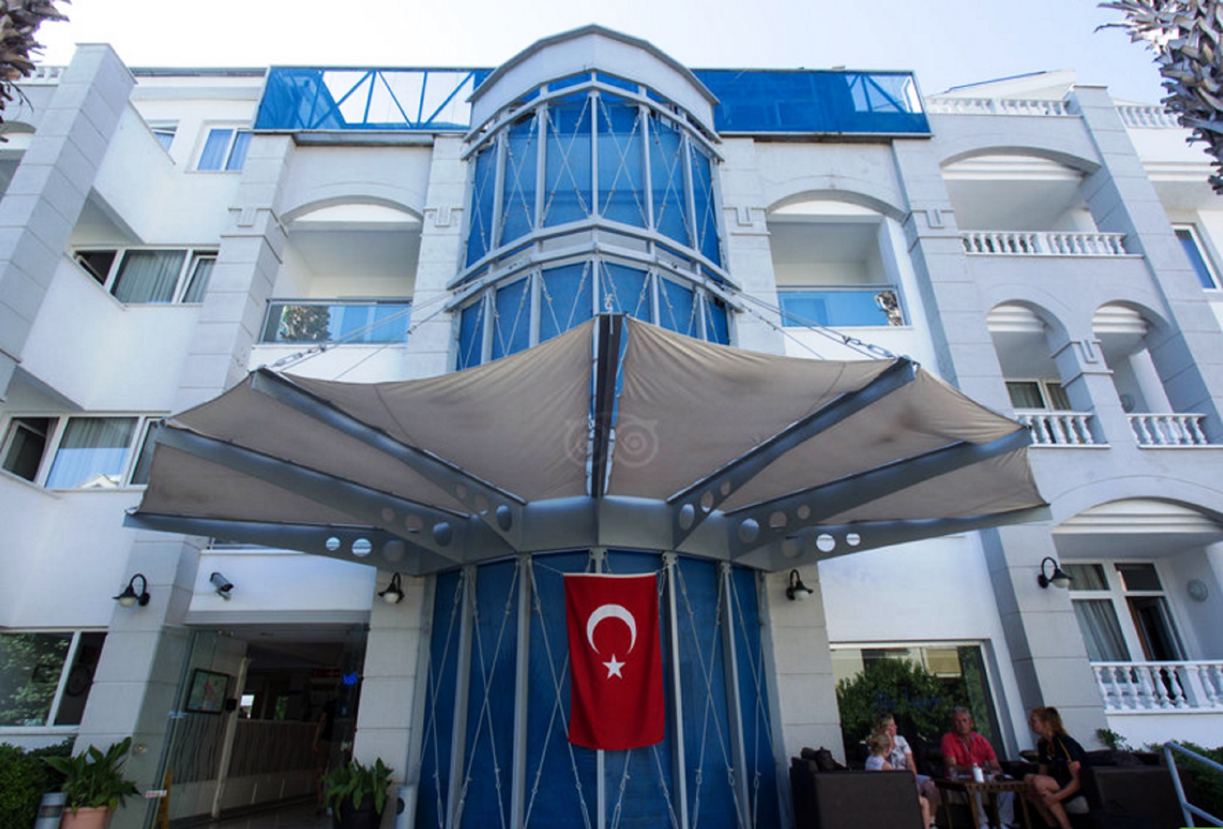 Two Seas Hotel