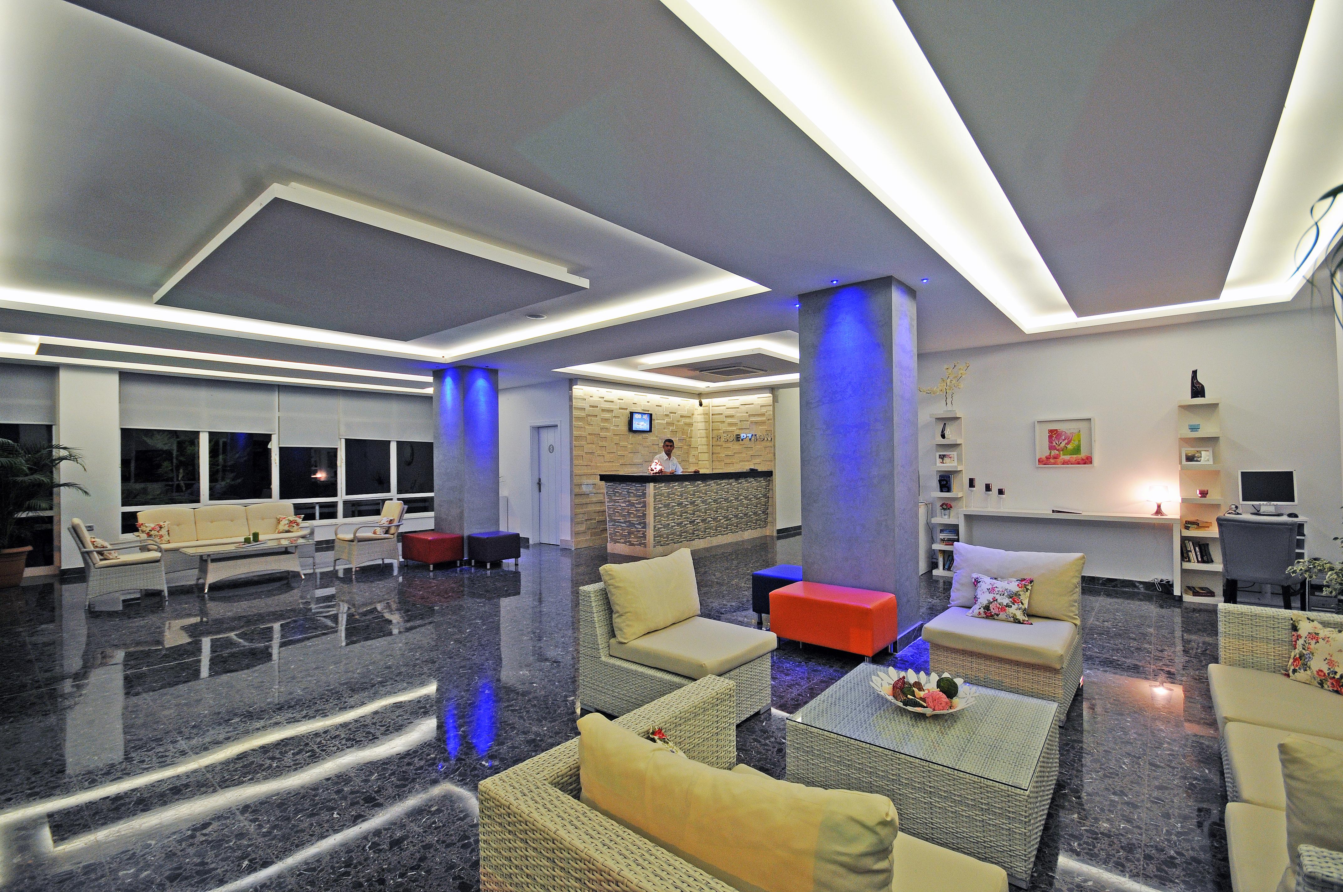 Blue Palace Hotel & Apart