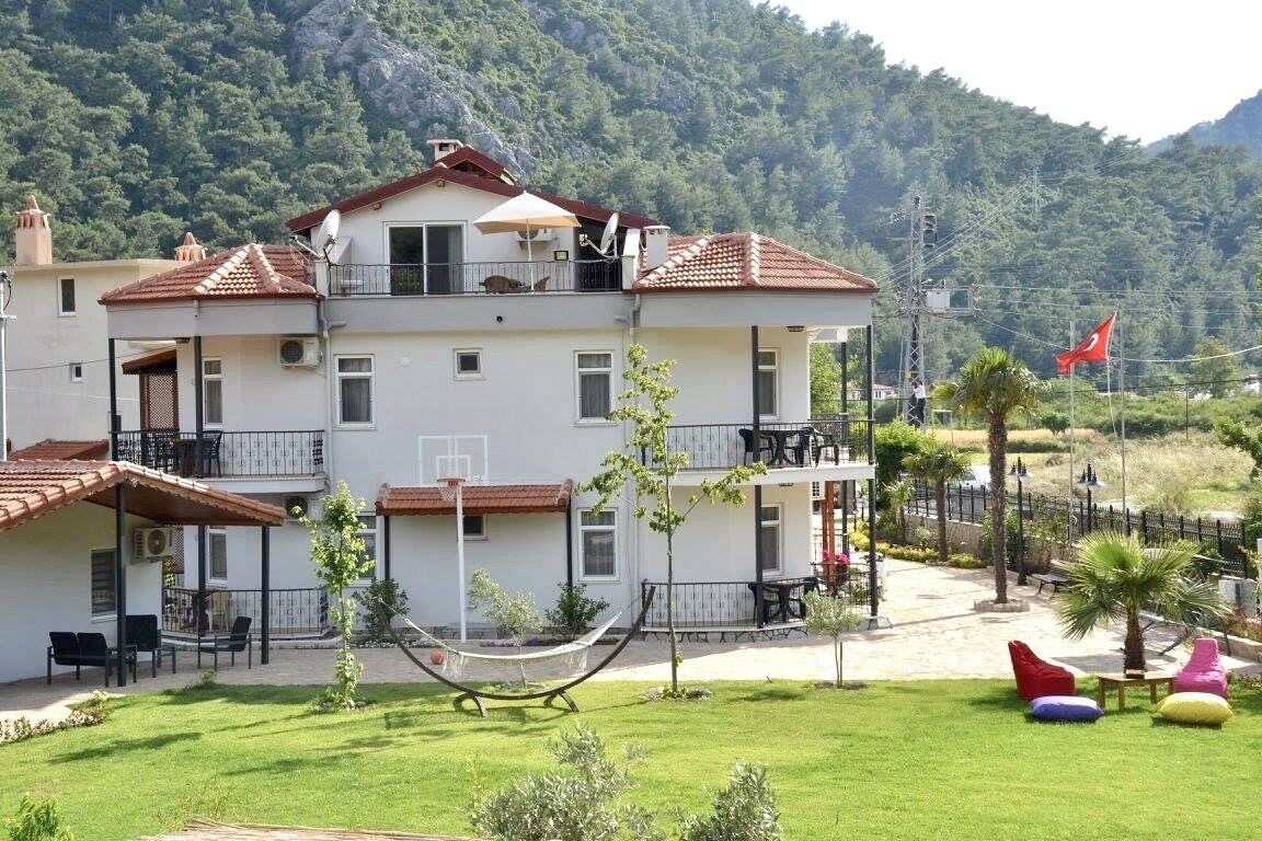 Bybassios Hotel