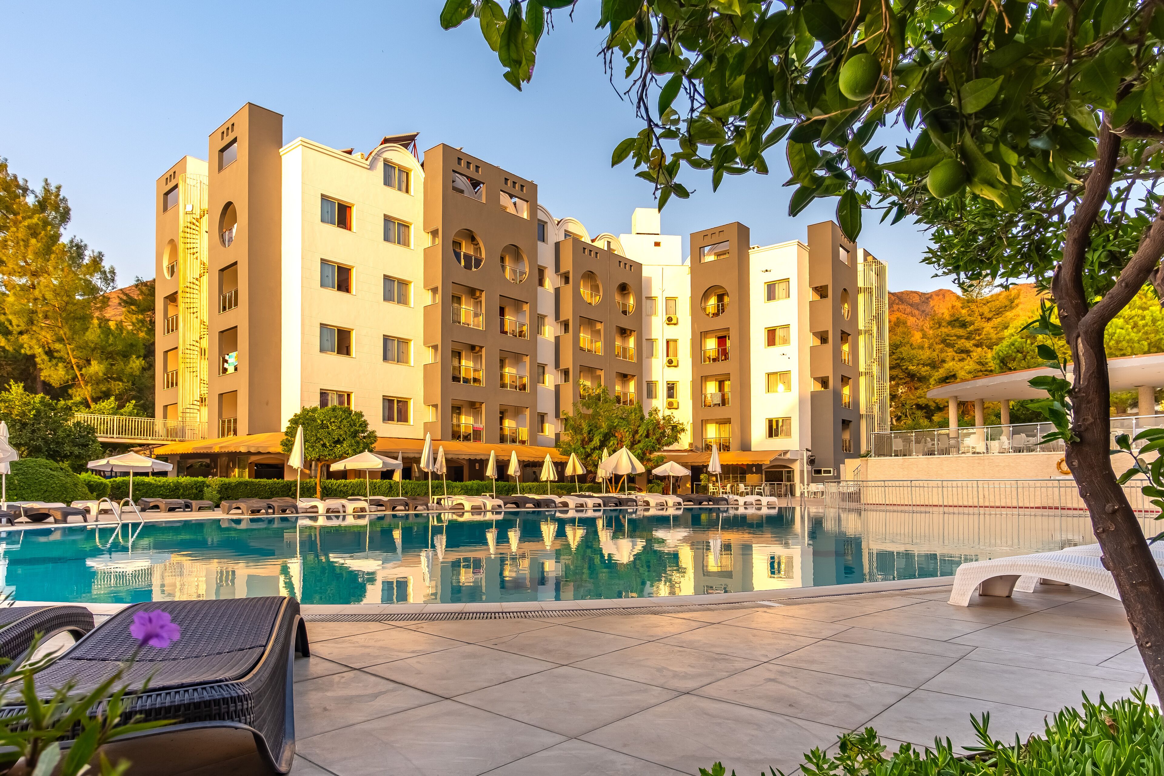 Caprice Beach Hotel