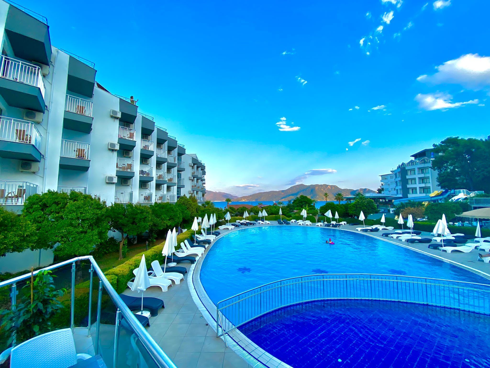 Caprice Beach Hotel