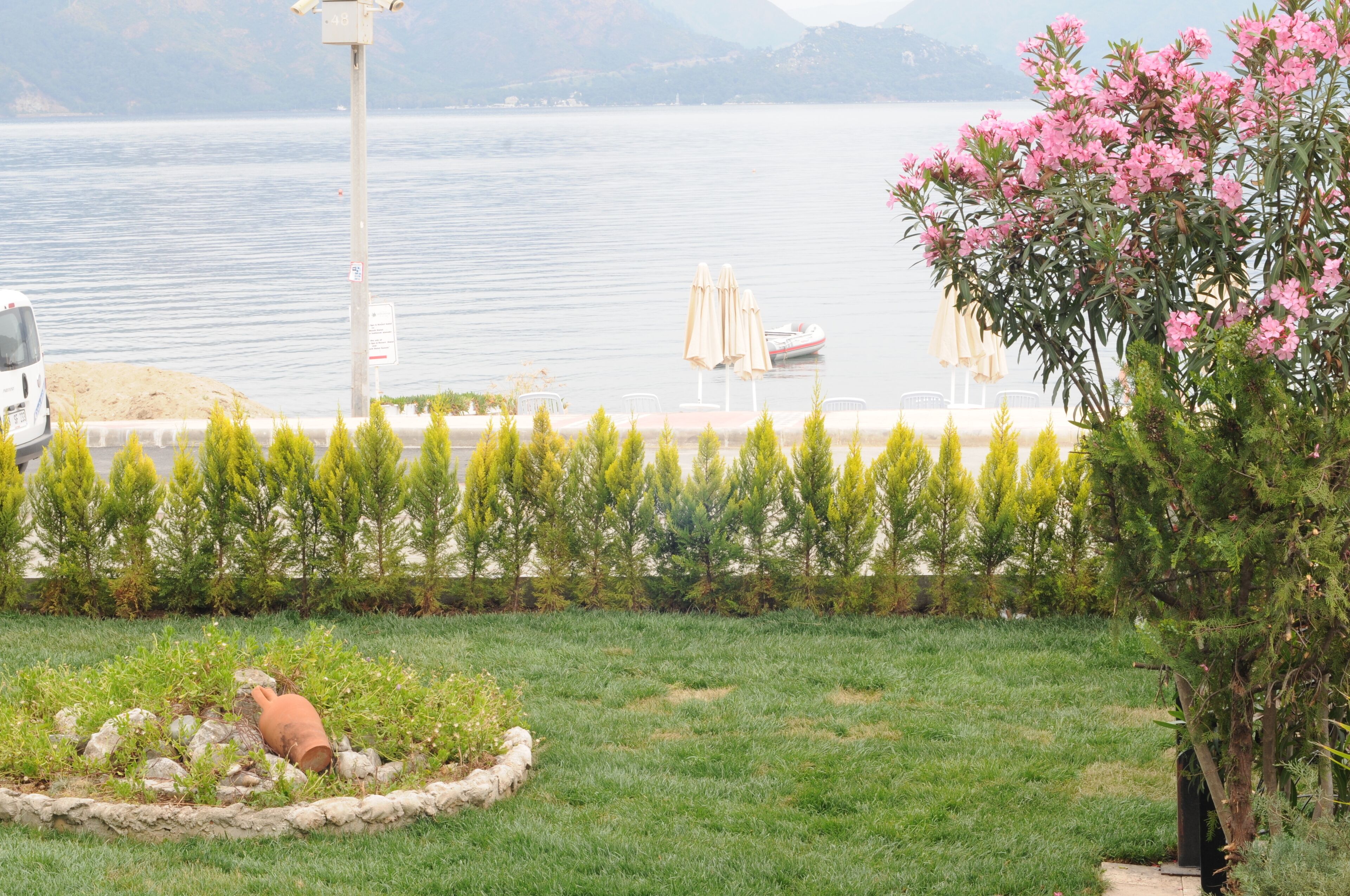 Caprice Beach Hotel