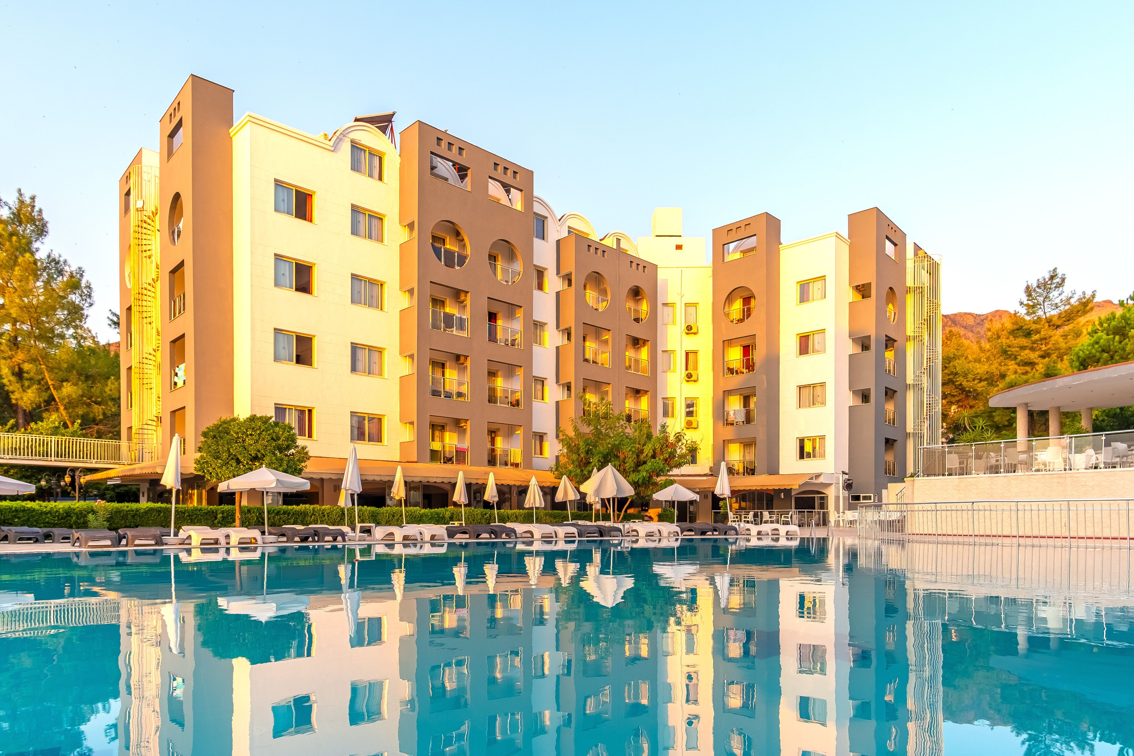 Caprice Beach Hotel