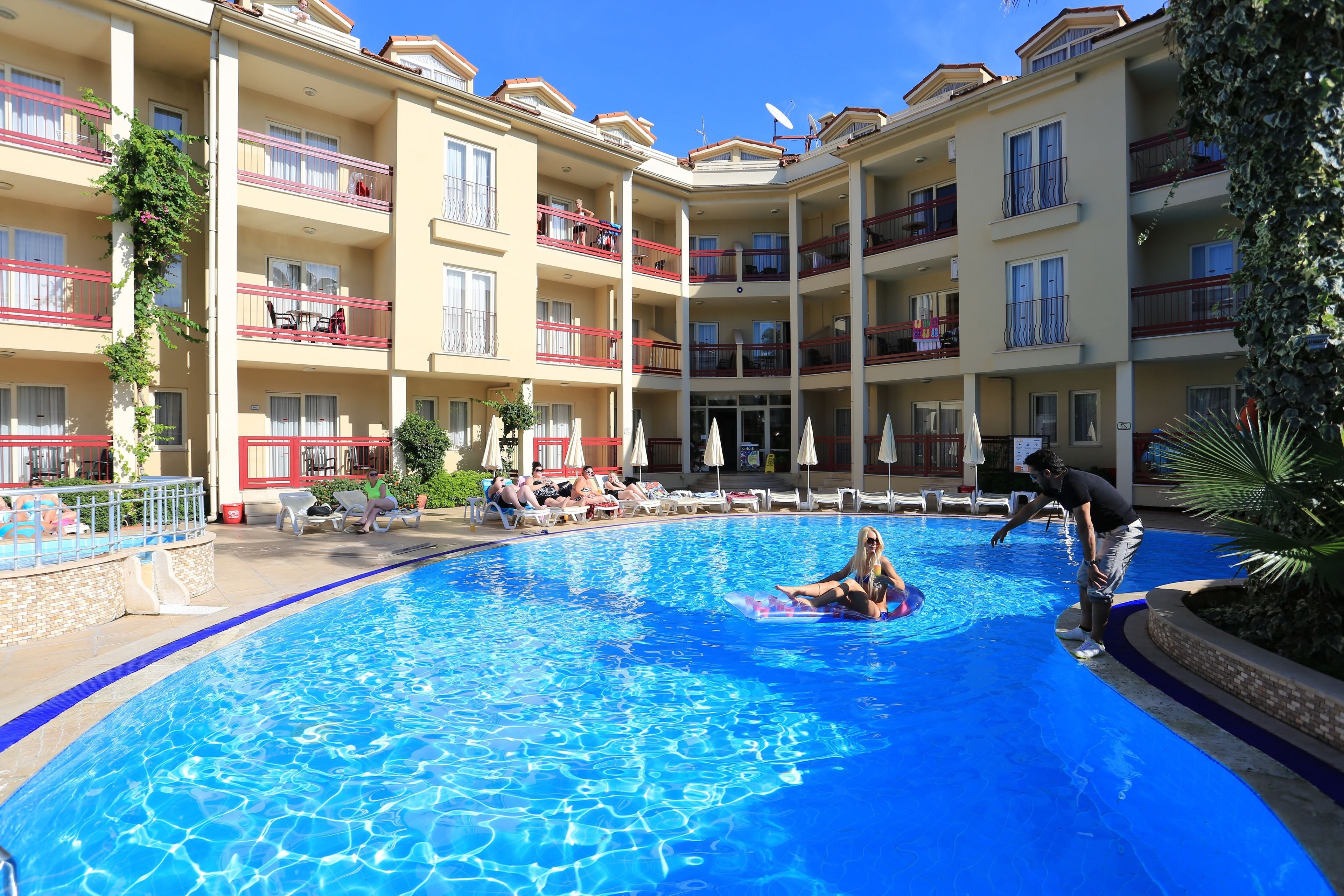 Club Amaris Apartments