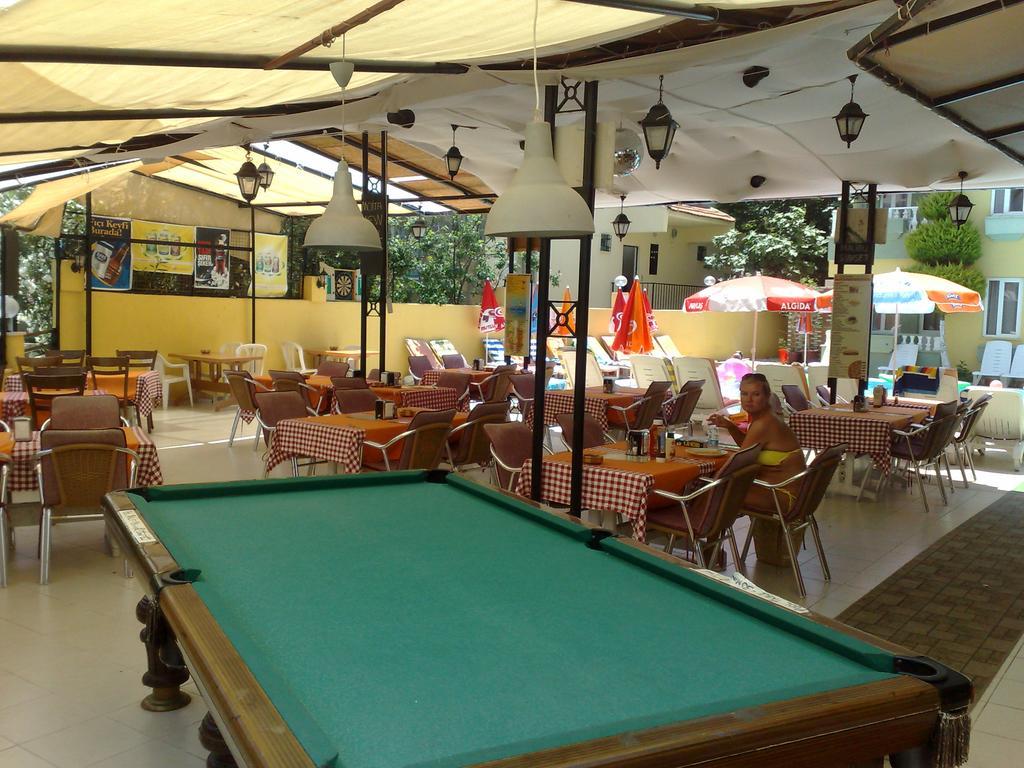 Club Sunset Apart