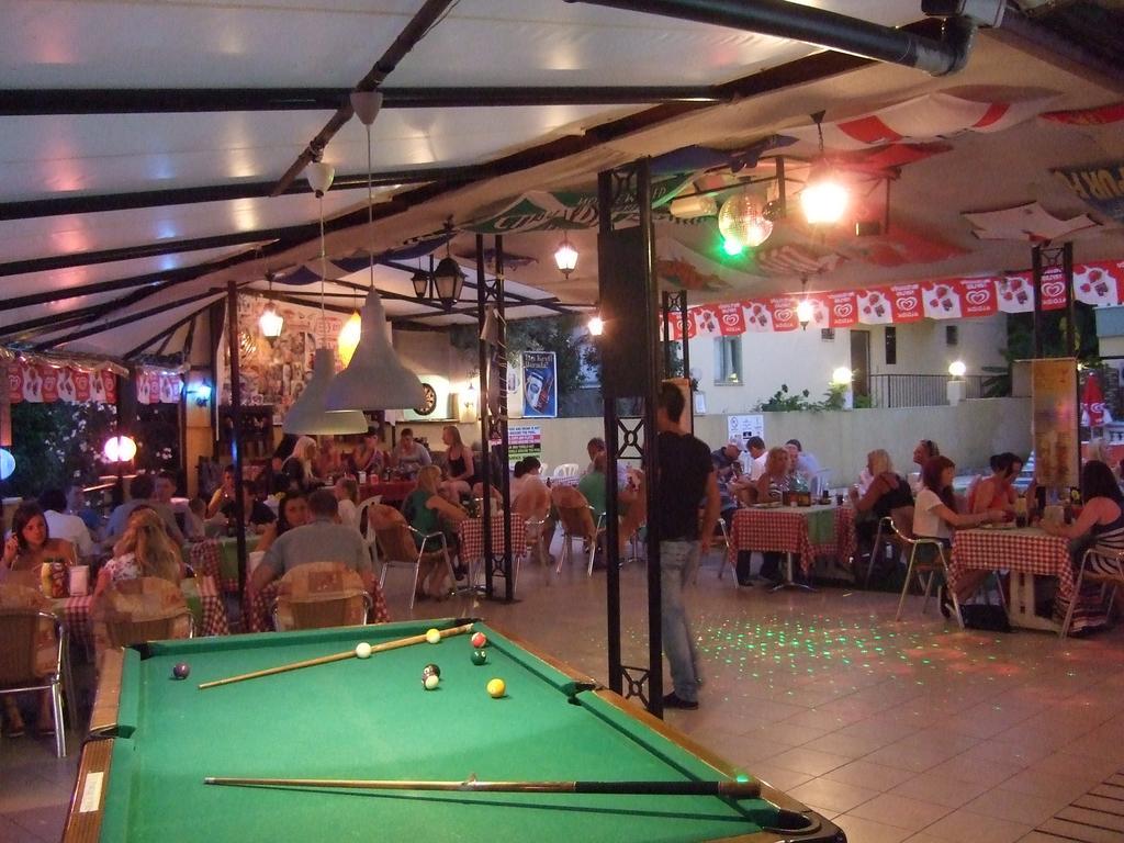 Club Sunset Apart