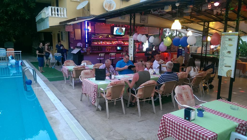 Club Sunset Apart