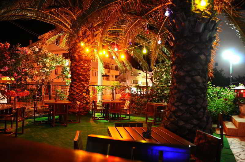 Avisos Hotel & Apartments
