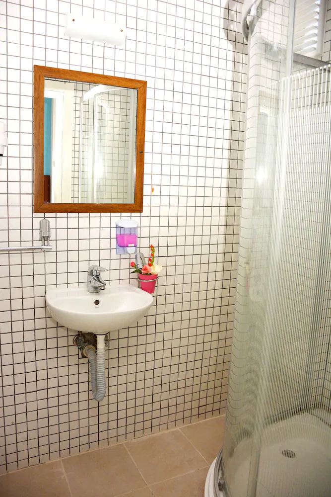 Avisos Hotel & Apartments