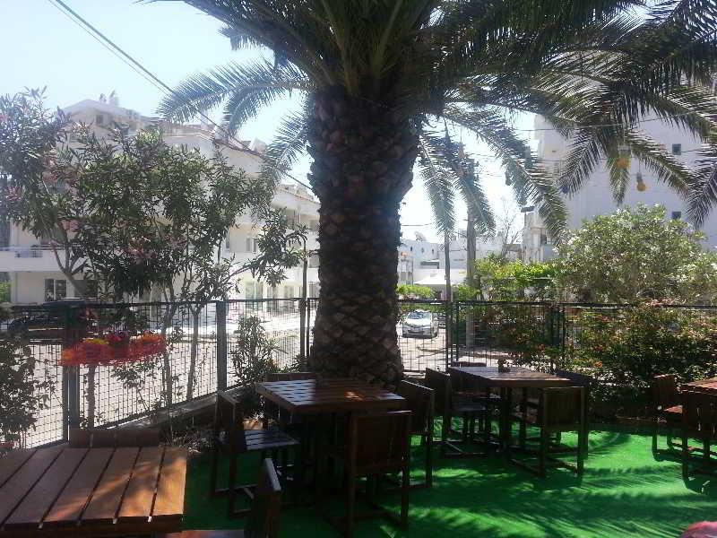 Avisos Hotel & Apartments