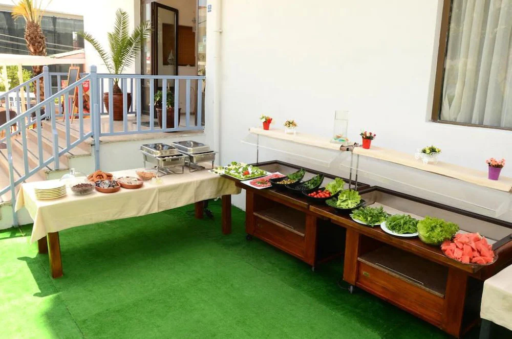 Avisos Hotel & Apartments