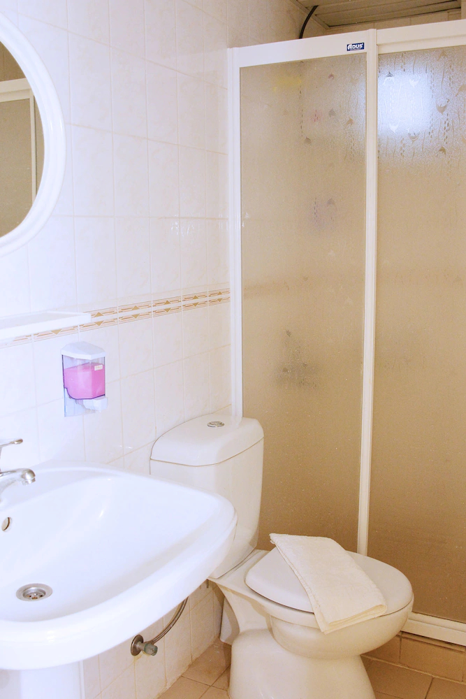 Avisos Hotel & Apartments