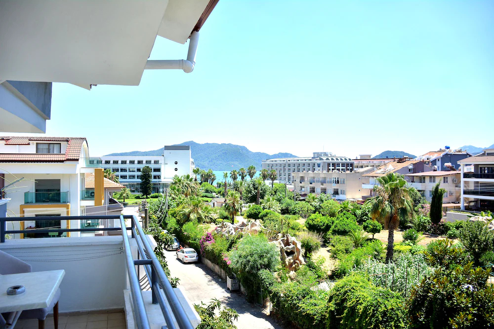 Avisos Hotel & Apartments