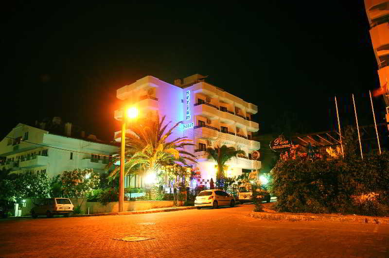 Avisos Hotel & Apartments