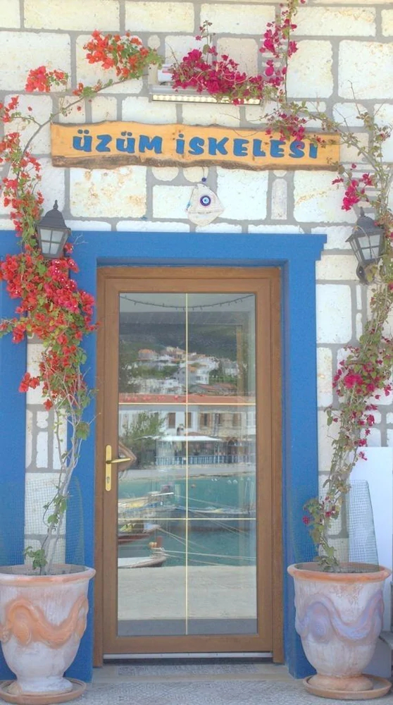 Üzüm Iskelesi