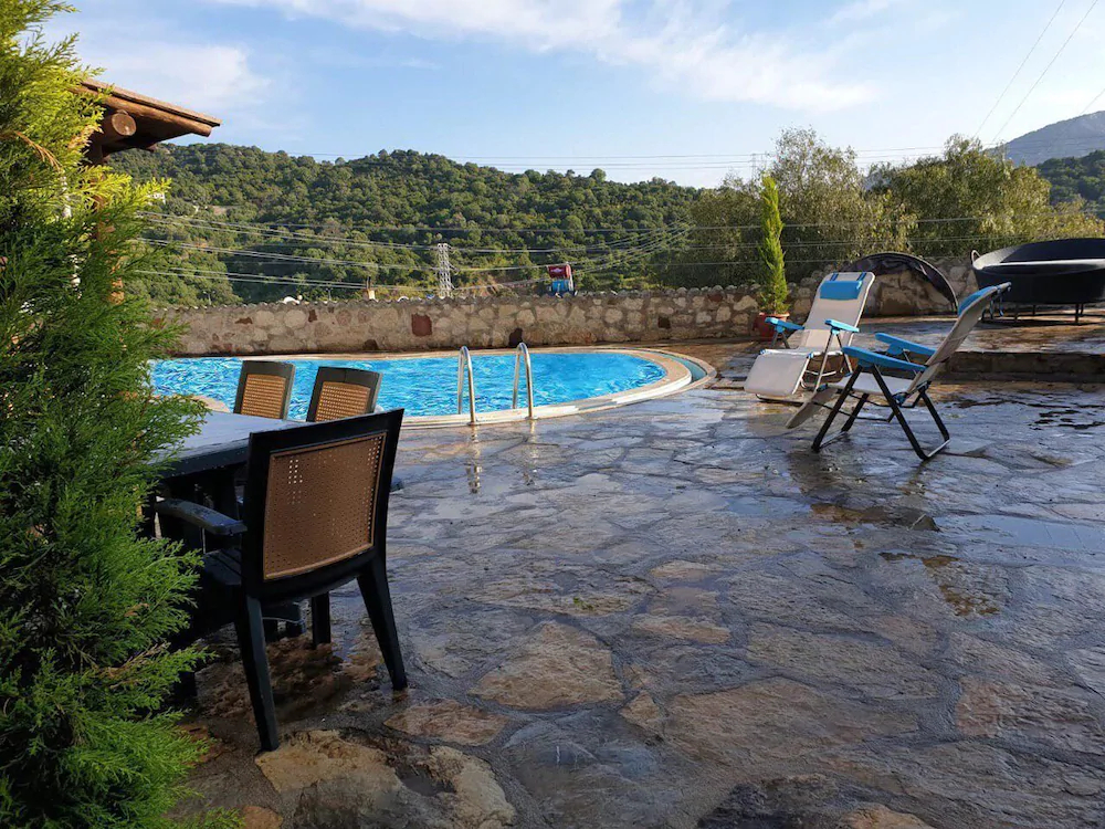 Baskin's Stone Houses