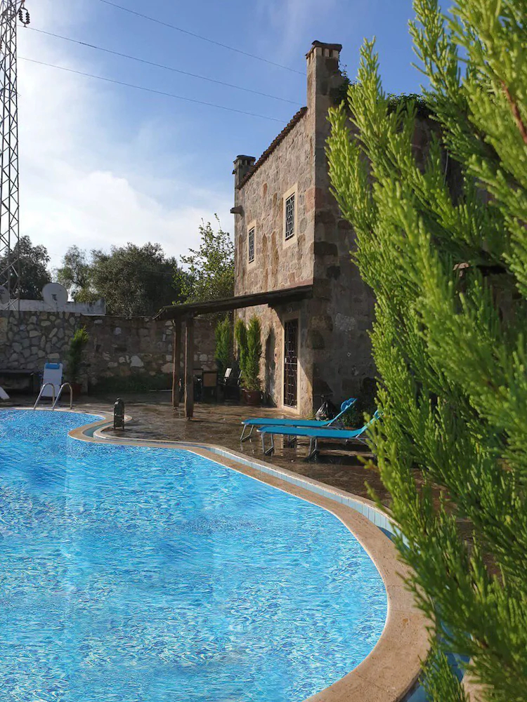 Baskin's Stone Houses