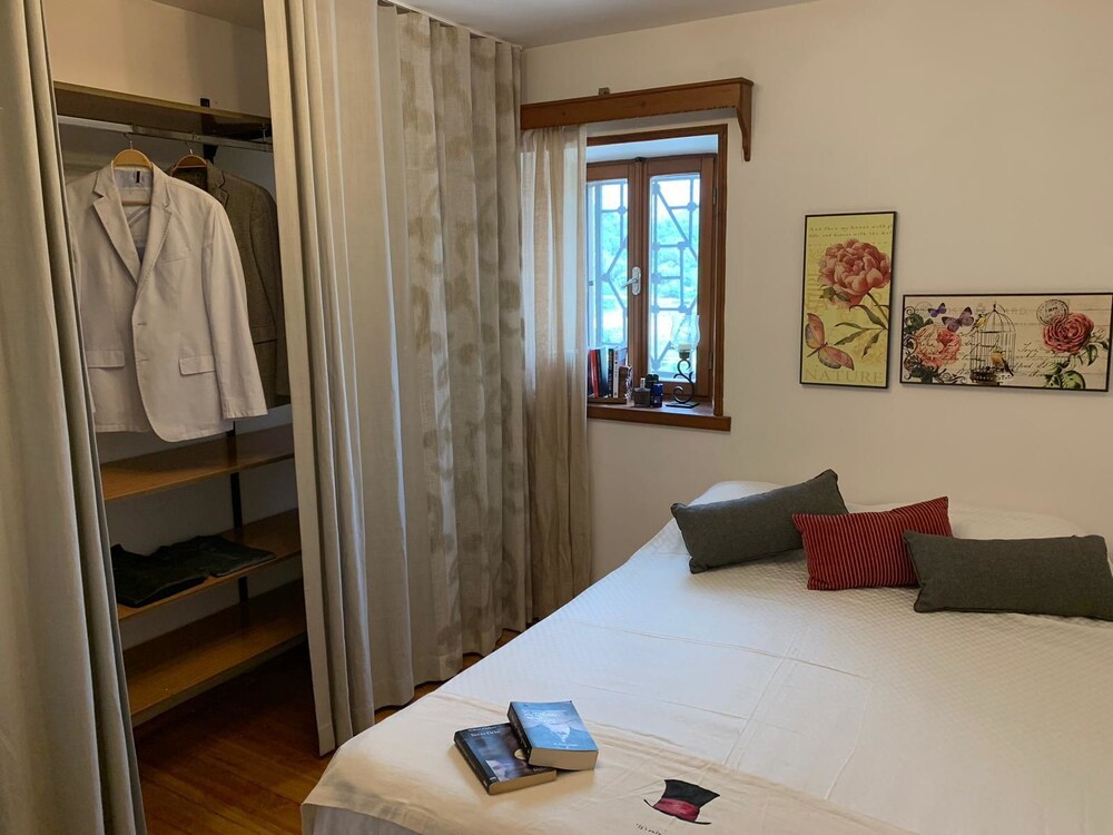 Baskin's Stone Houses