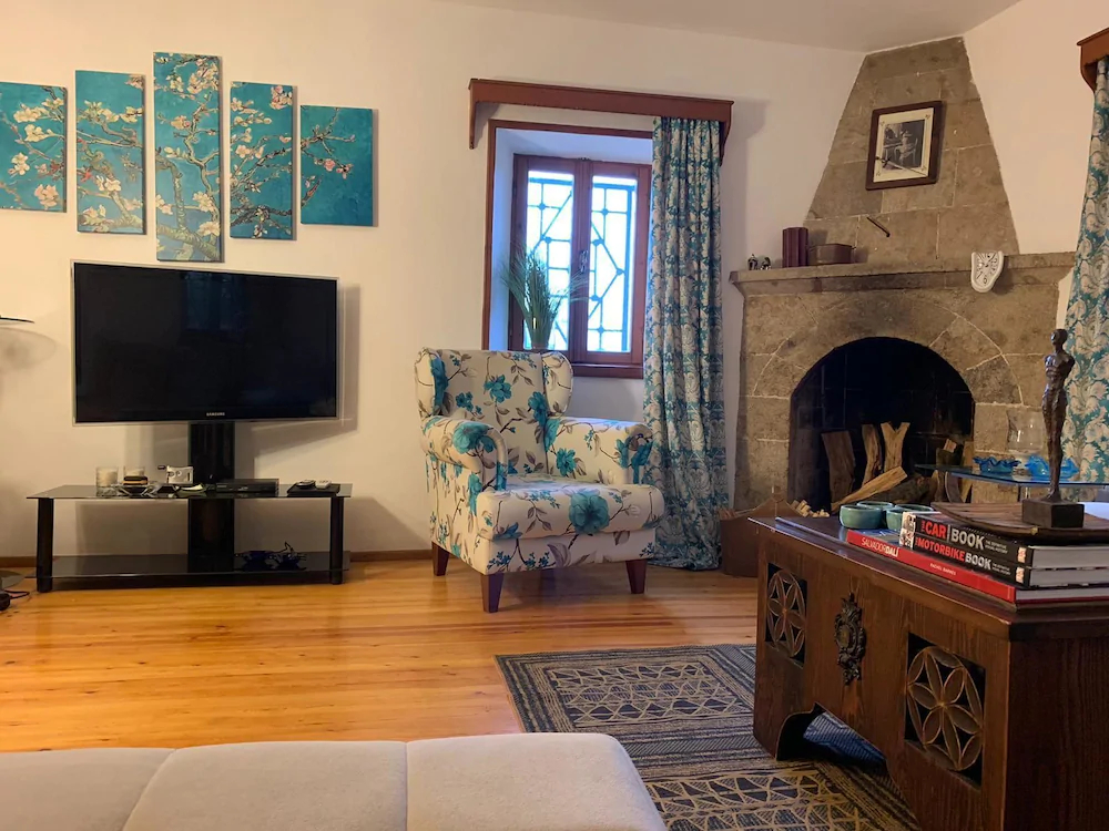 Baskin's Stone Houses