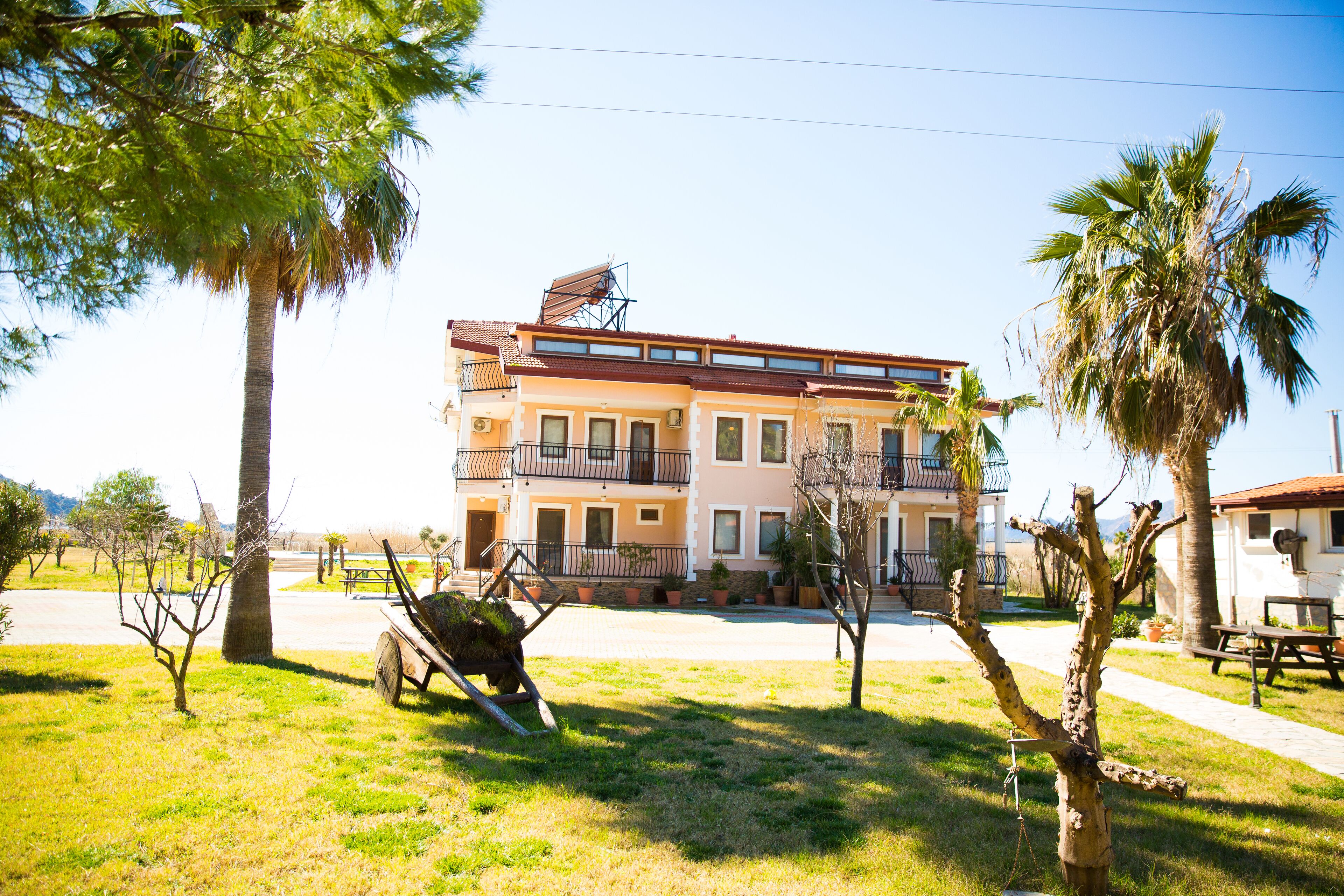 Oasis Apart Hotel