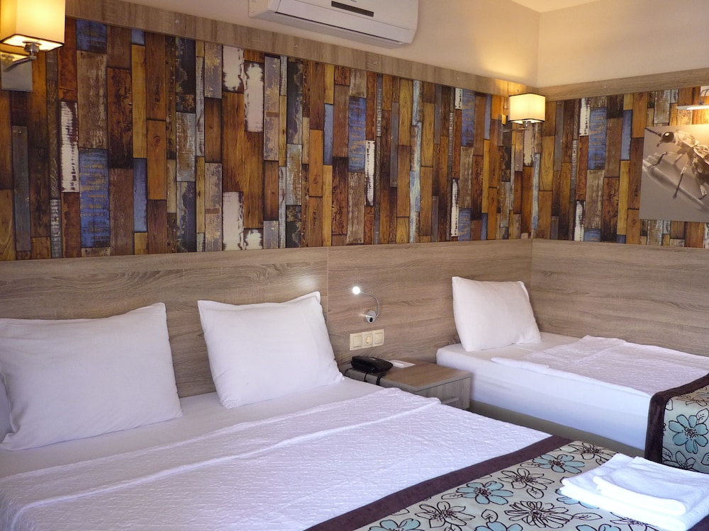 Street 61 Studio Hotel