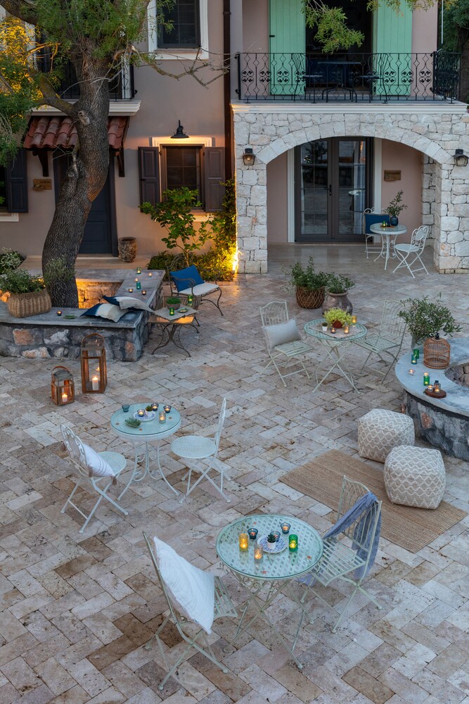 Zigo's Hotel