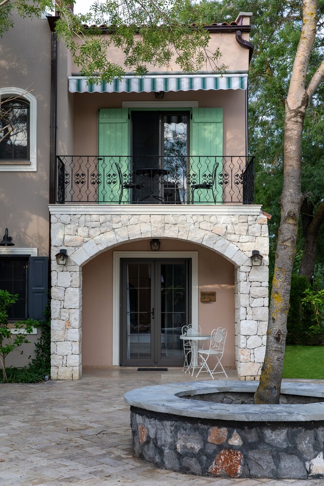 Zigo's Hotel