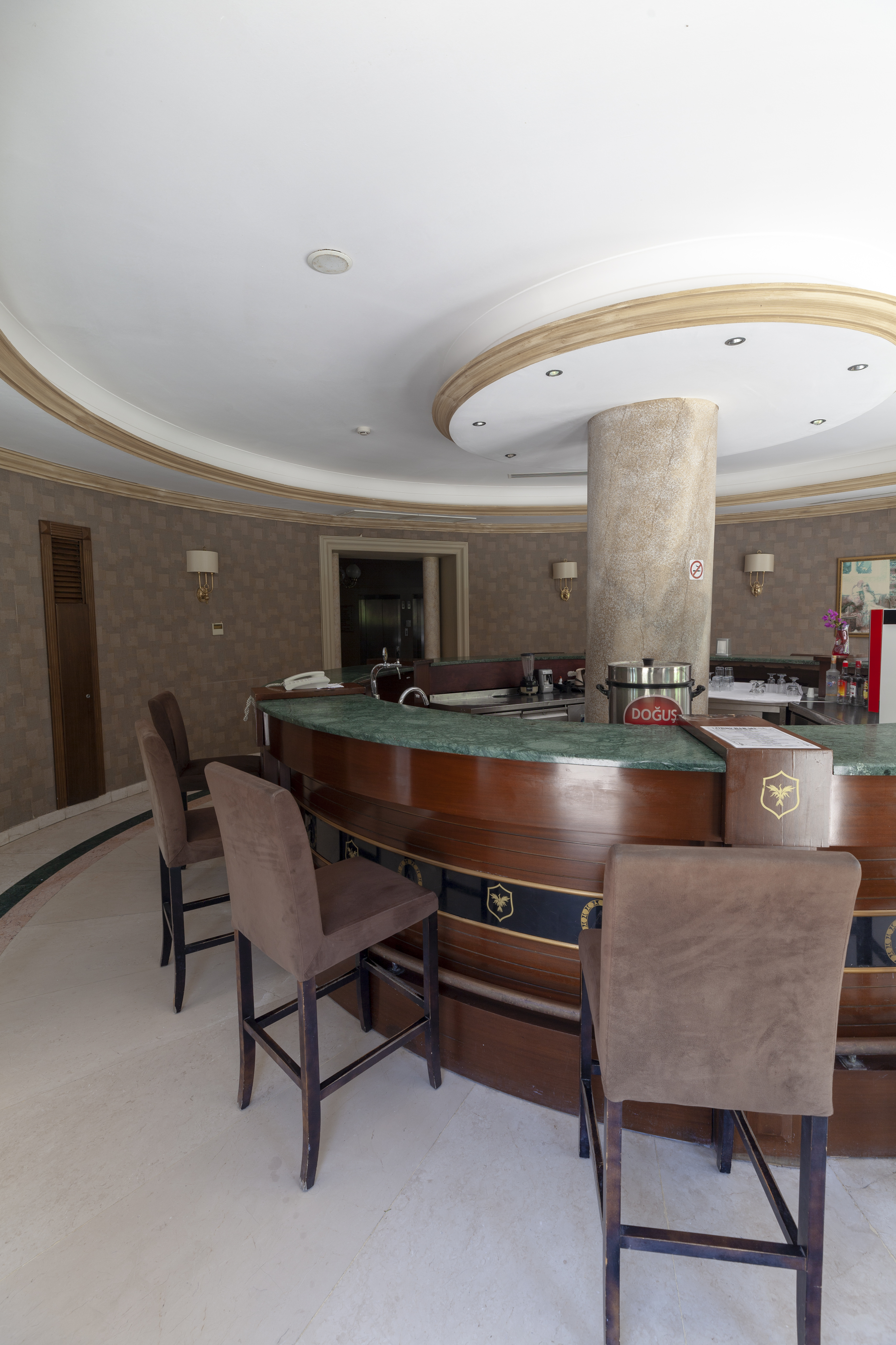 X Life Hotel