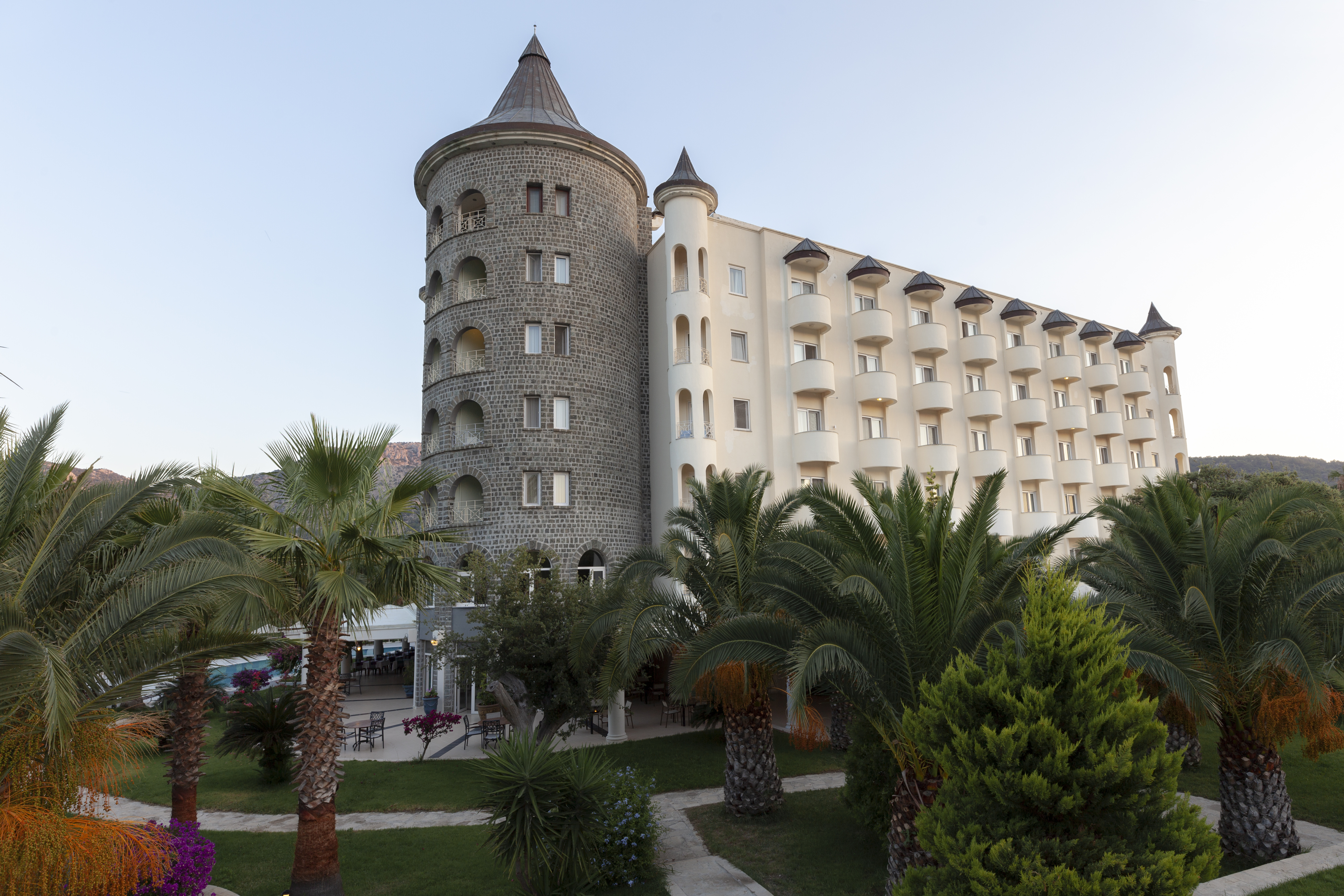 X Life Hotel