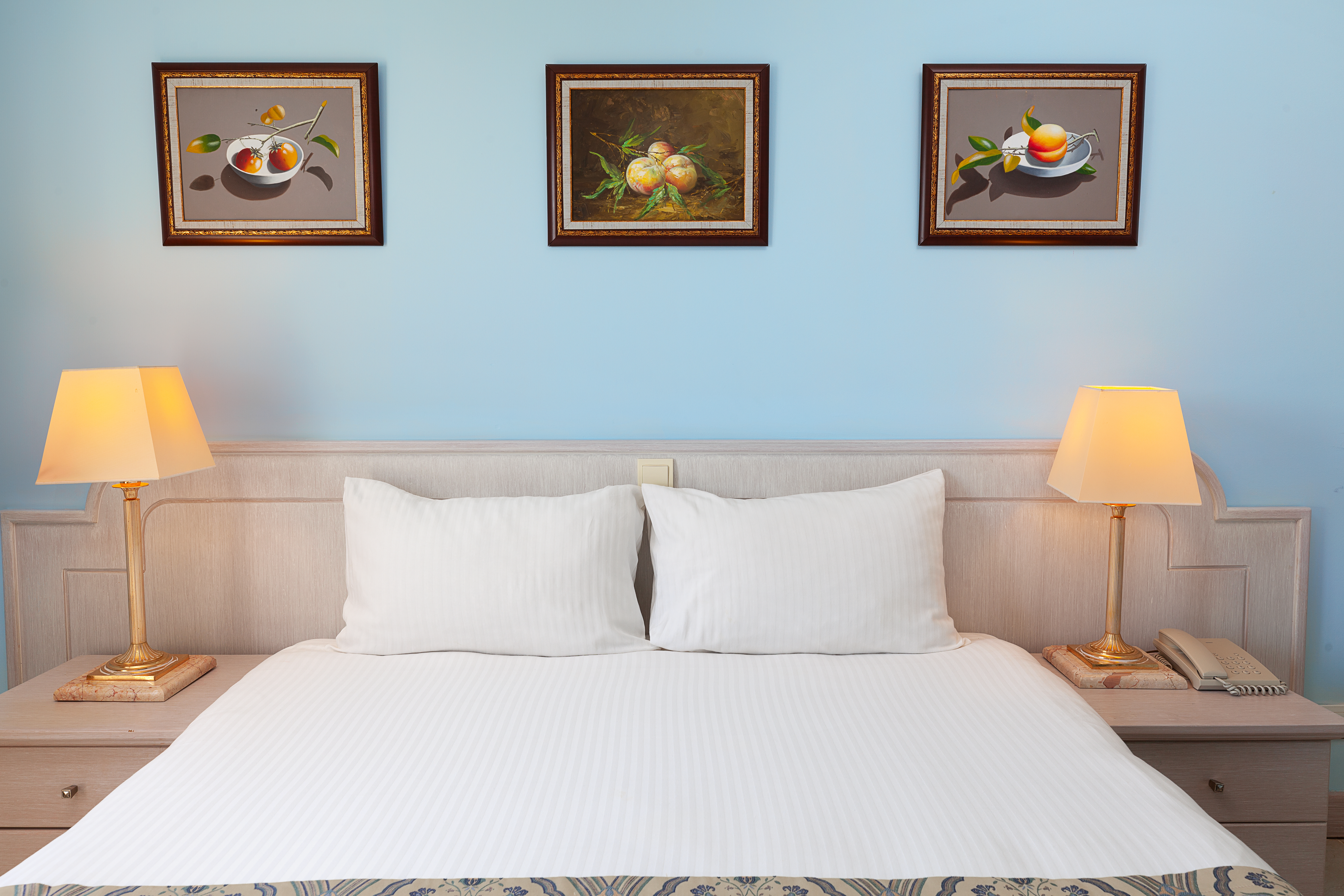 X Life Hotel