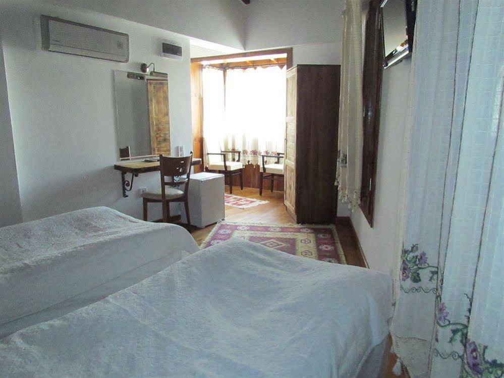 Amazon Petite Palace