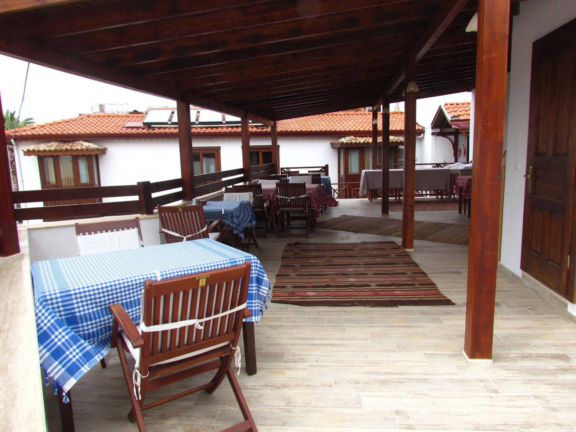 Amazon Petite Palace