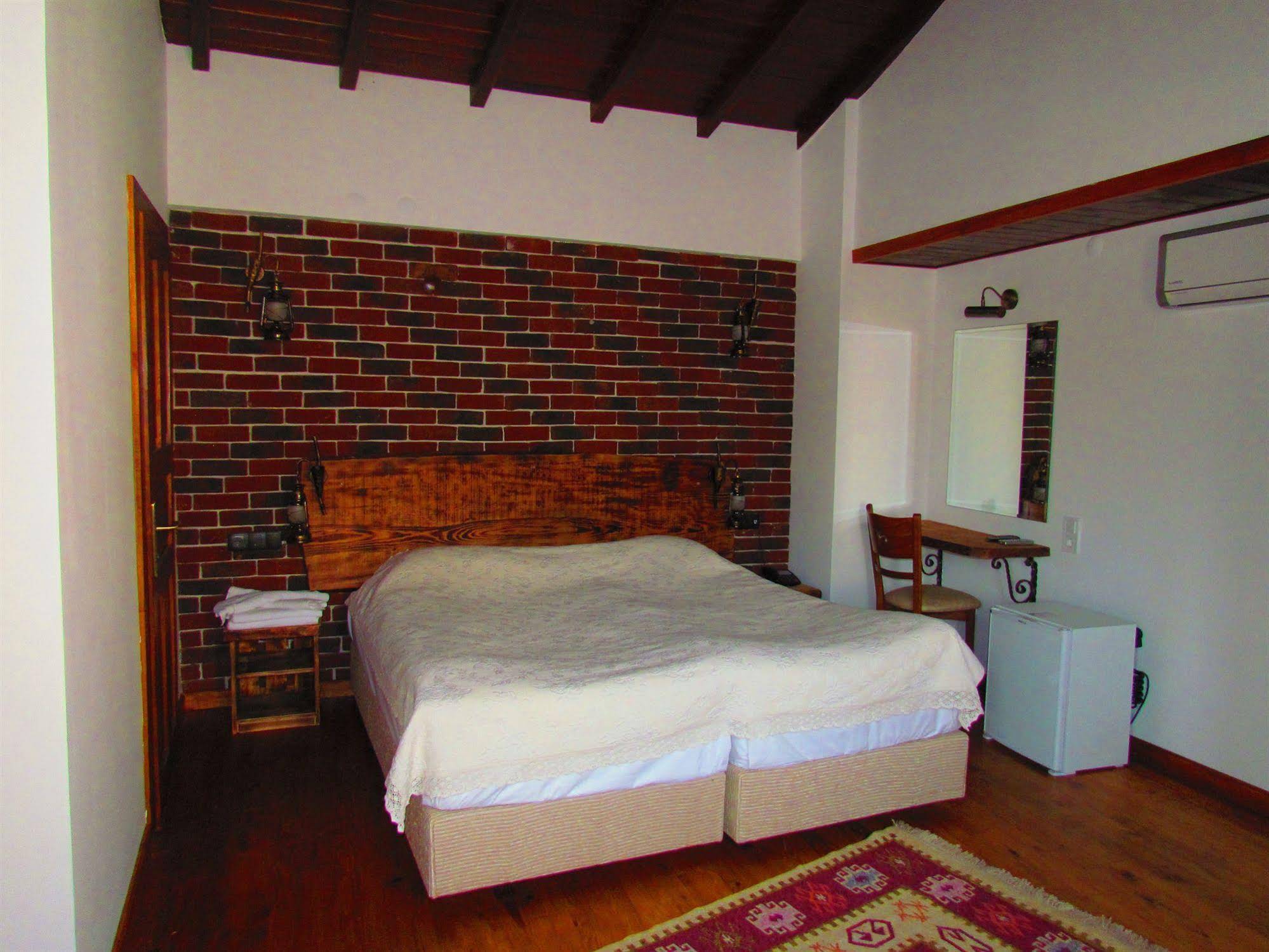 Amazon Petite Palace