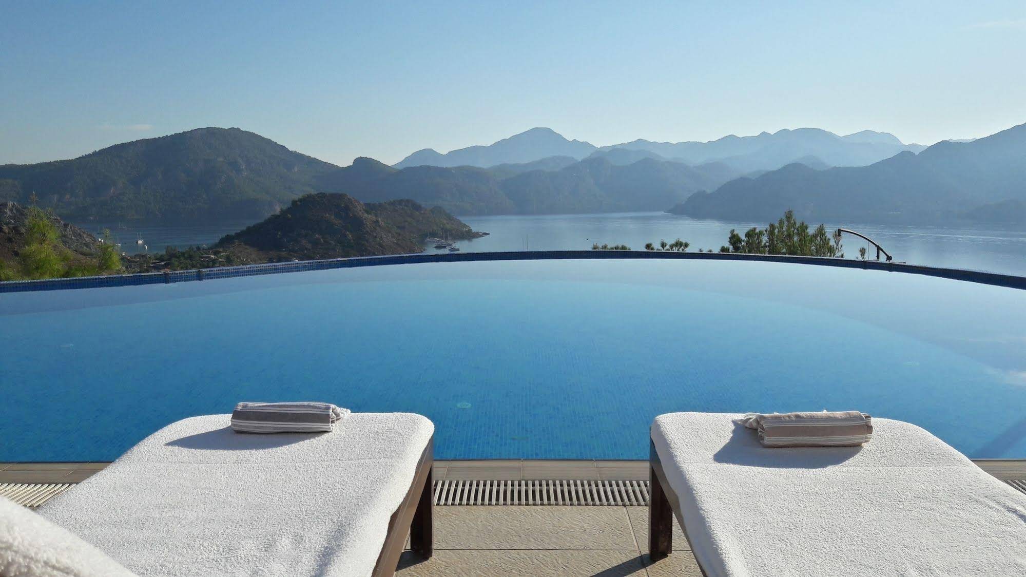 Loca Boutique Hotel