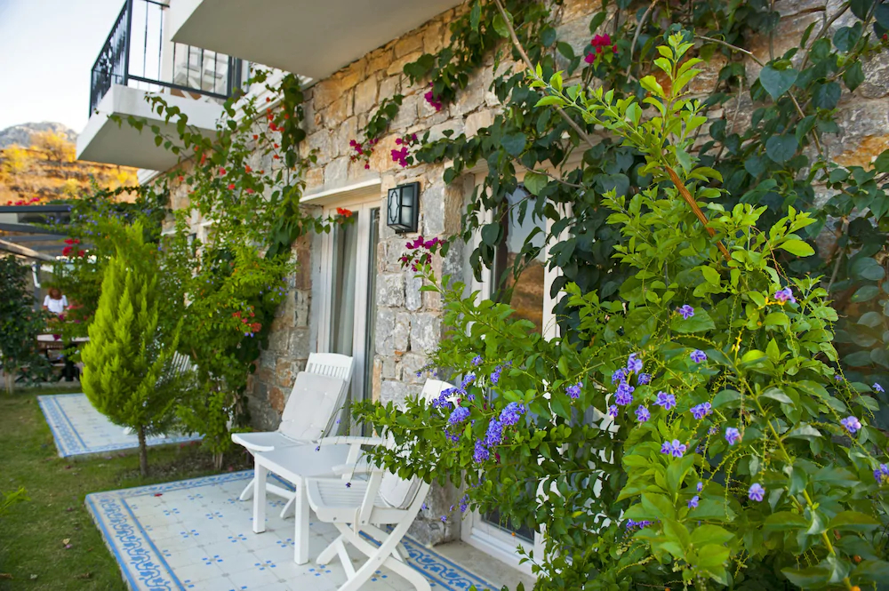 Swan Lake Boutique Hotel